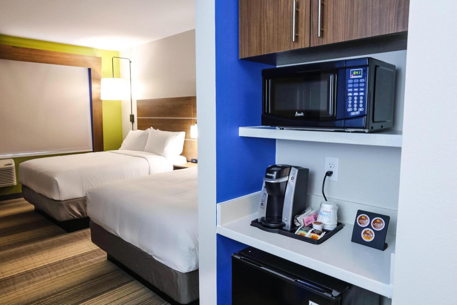 Holiday Inn Express & Suites - Houston IAH - Beltway 8 by IHG photo 51