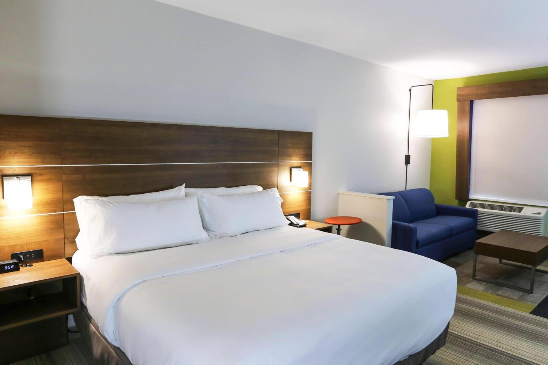 Holiday Inn Express & Suites - Houston IAH - Beltway 8 by IHG photo 61