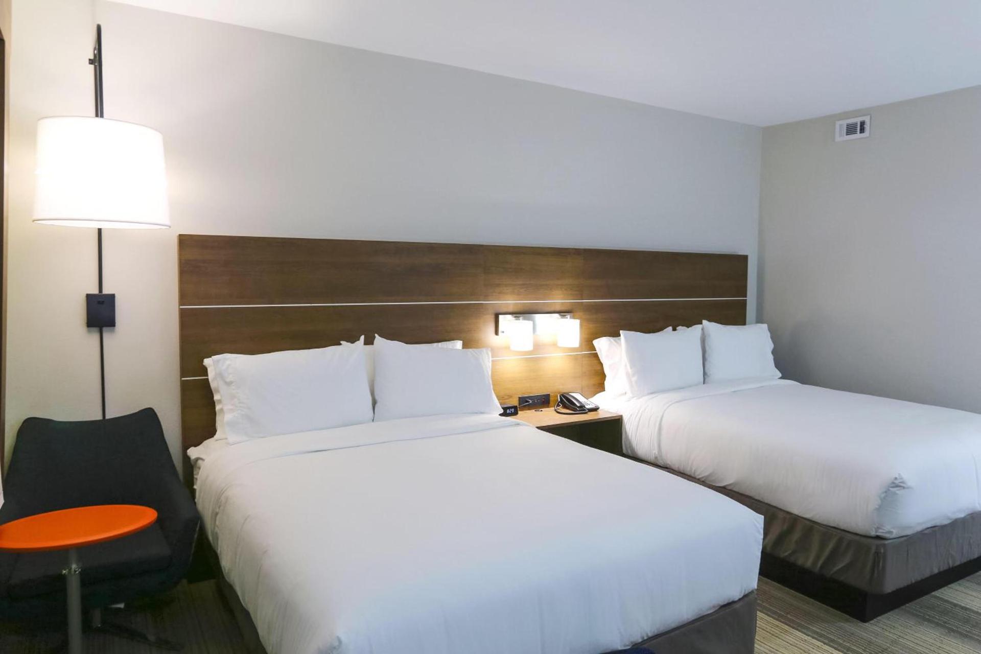 Holiday Inn Express & Suites - Houston IAH - Beltway 8 by IHG photo 52