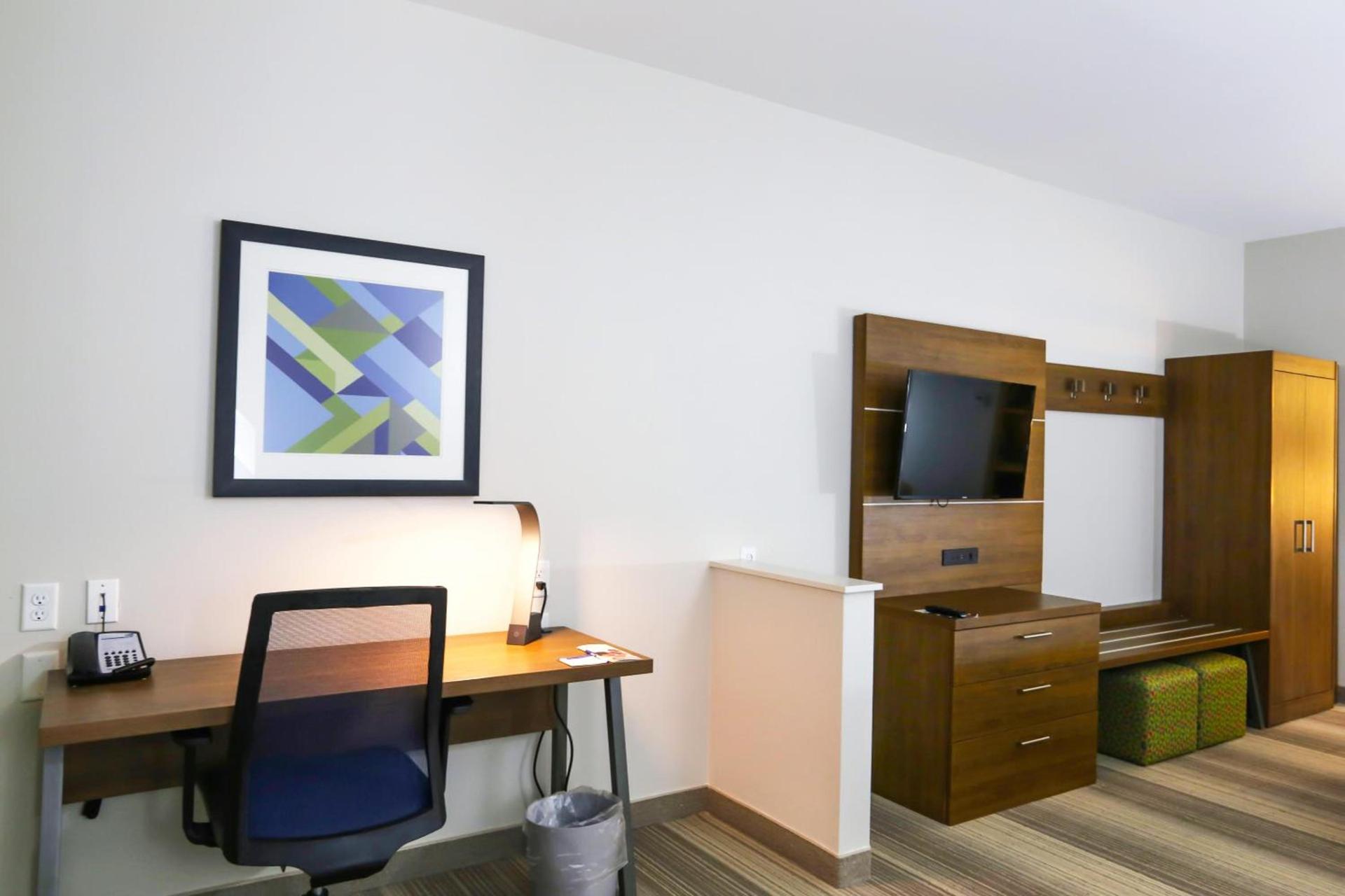 Holiday Inn Express & Suites - Houston IAH - Beltway 8 by IHG photo 50