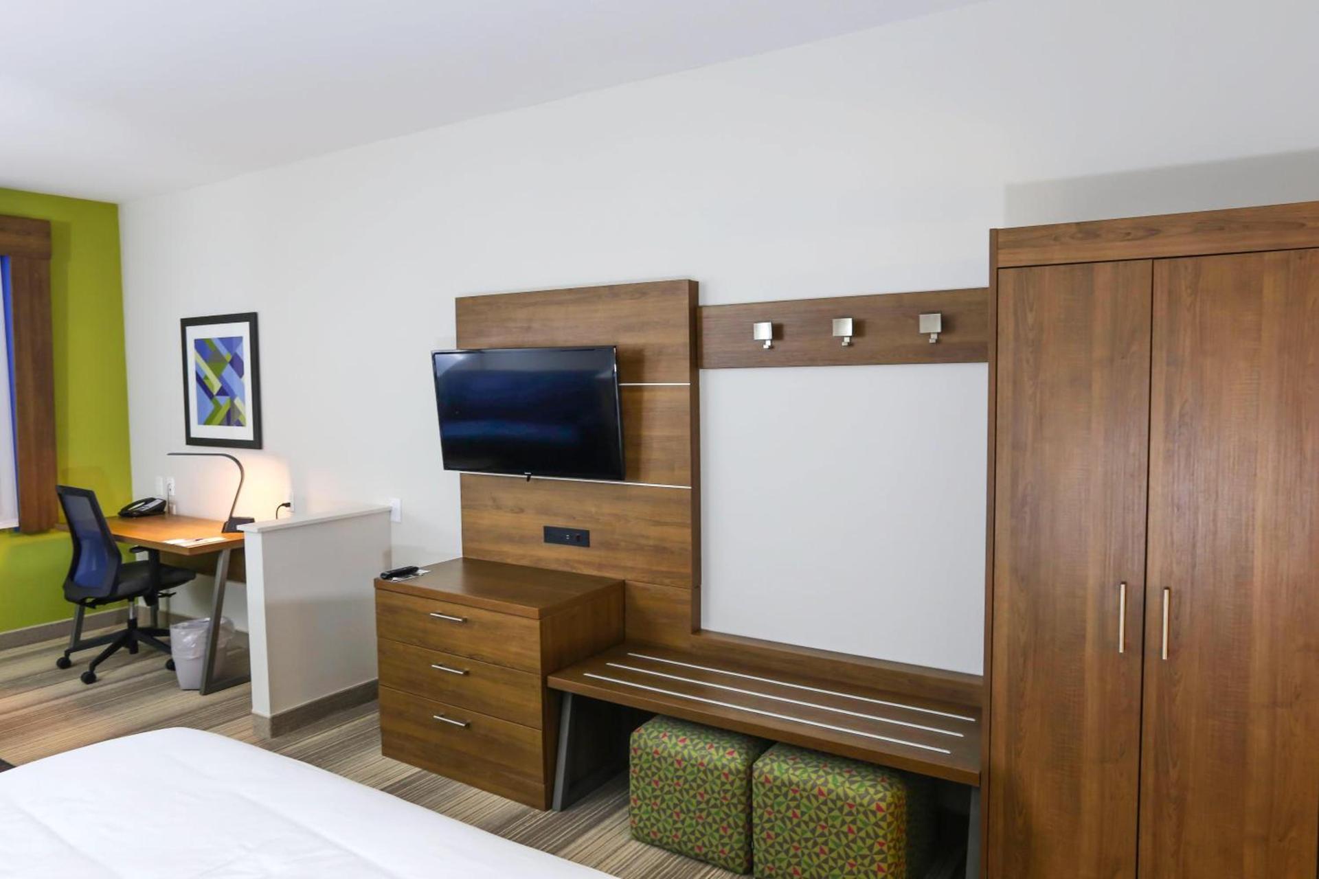 Holiday Inn Express & Suites - Houston IAH - Beltway 8 by IHG photo 57