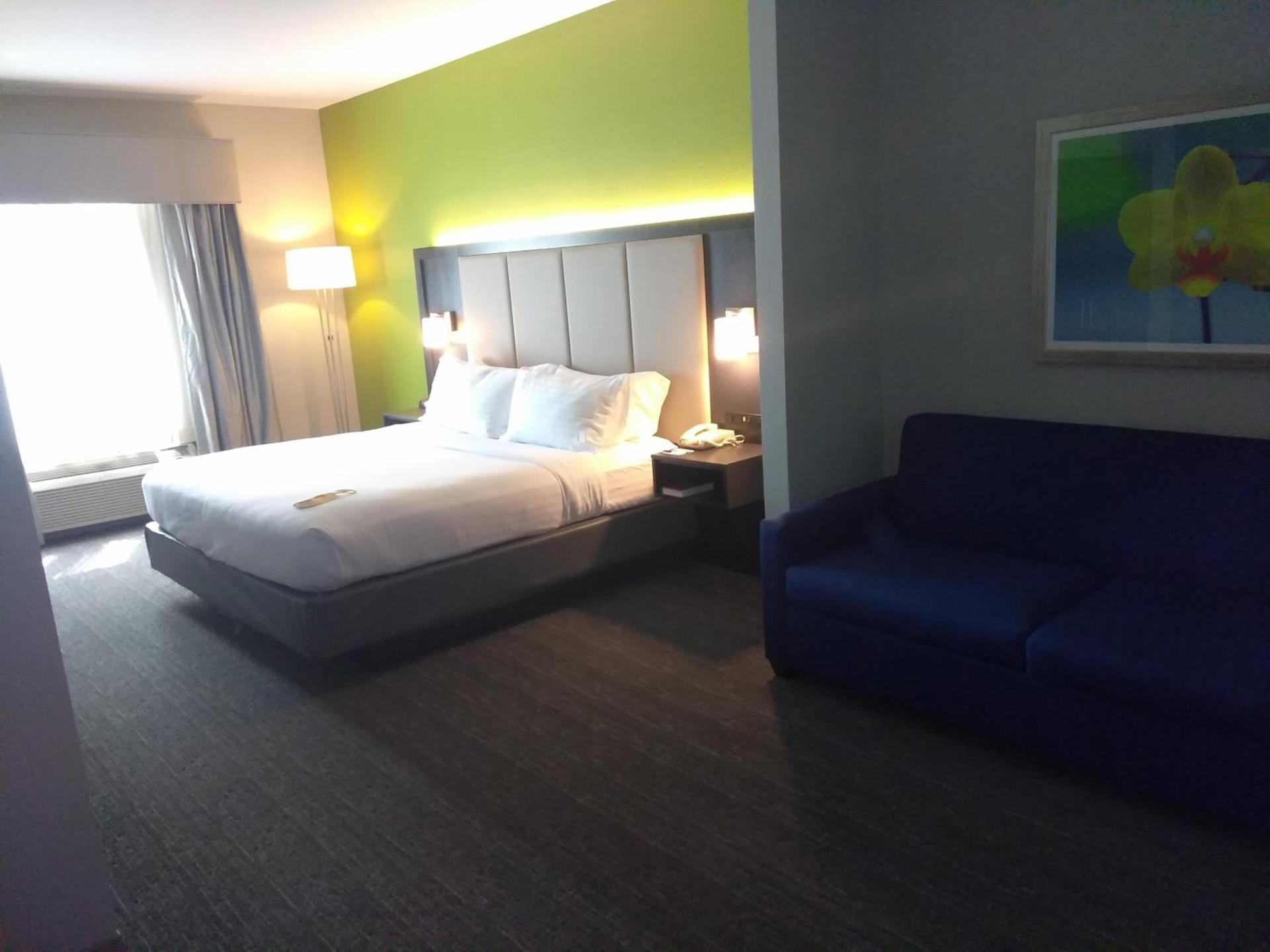 Holiday Inn Express Pearland by IHG photo 23