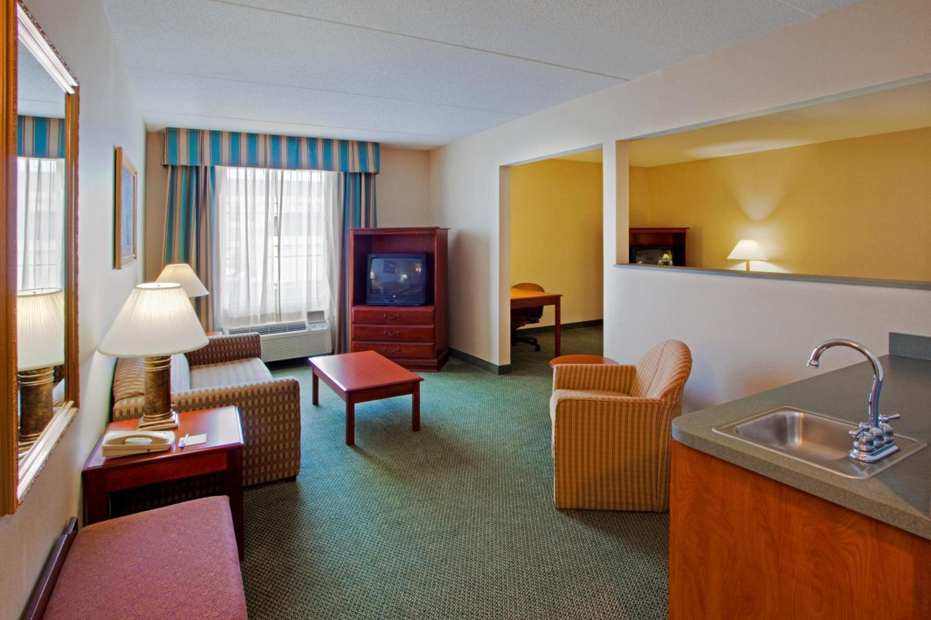 Holiday Inn Express Hanover by IHG photo 10