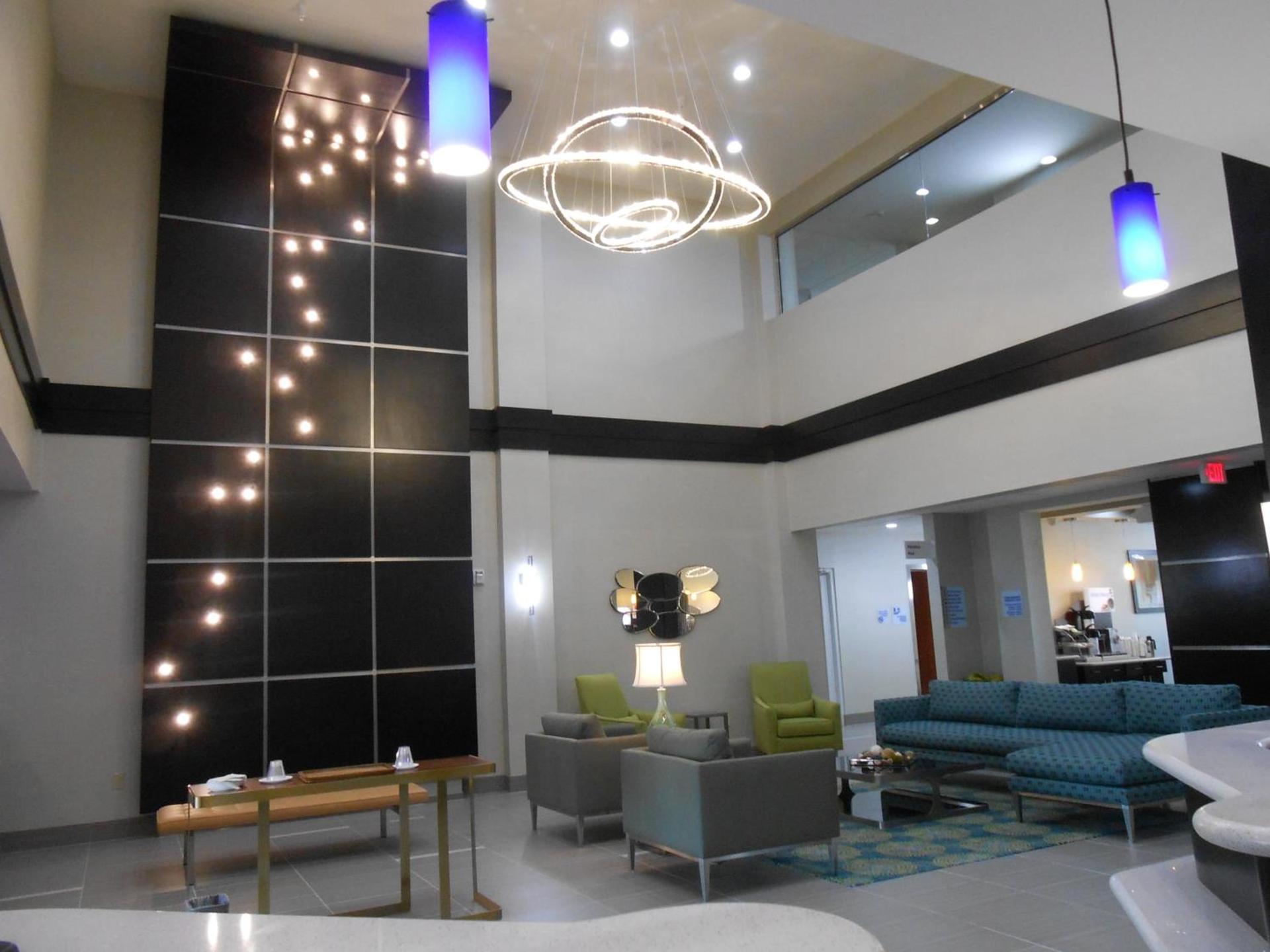 Holiday Inn Express & Suites Houston Northwest-Brookhollow by IHG photo 24