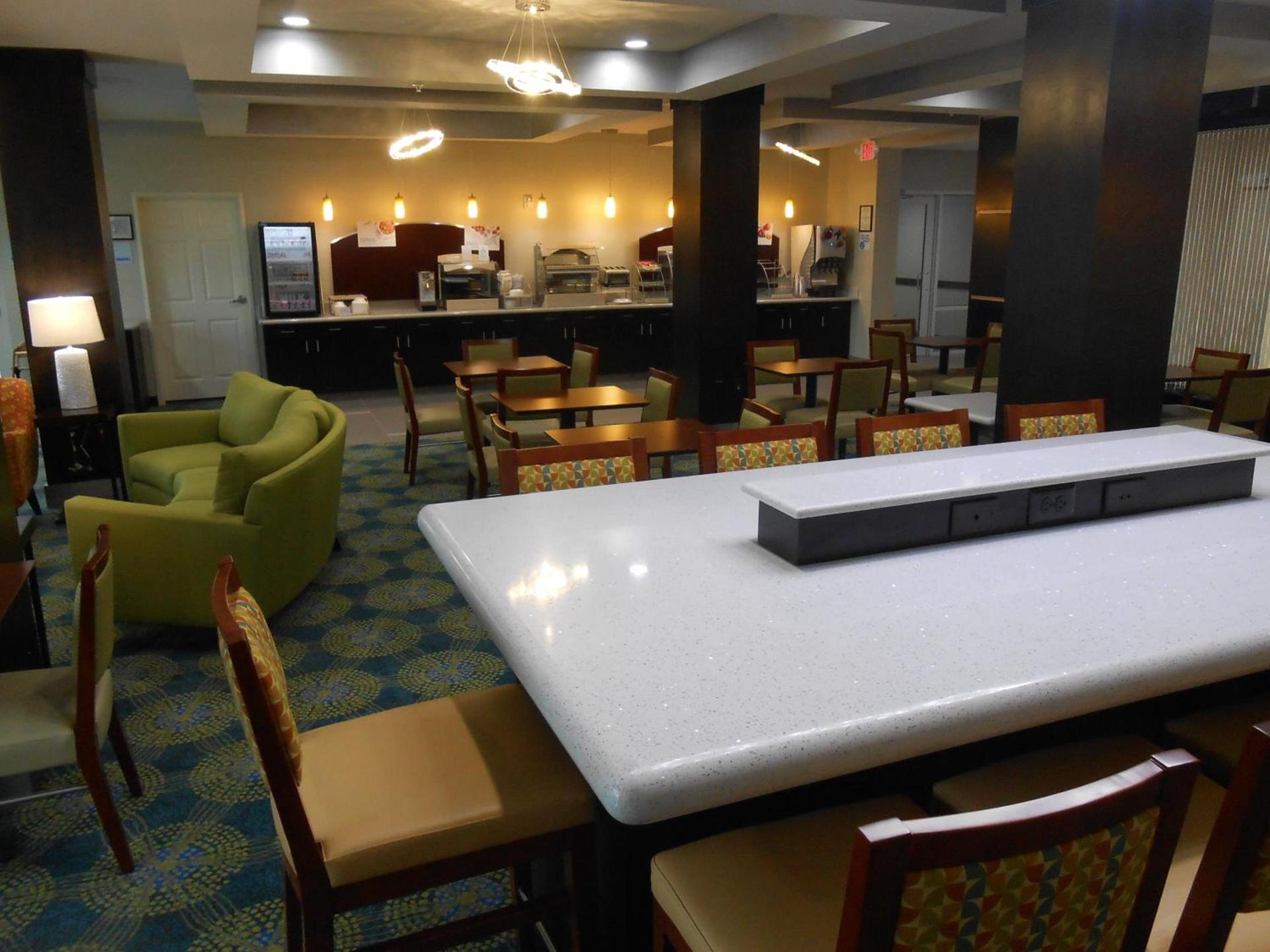 Holiday Inn Express & Suites Houston Northwest-Brookhollow by IHG photo 39