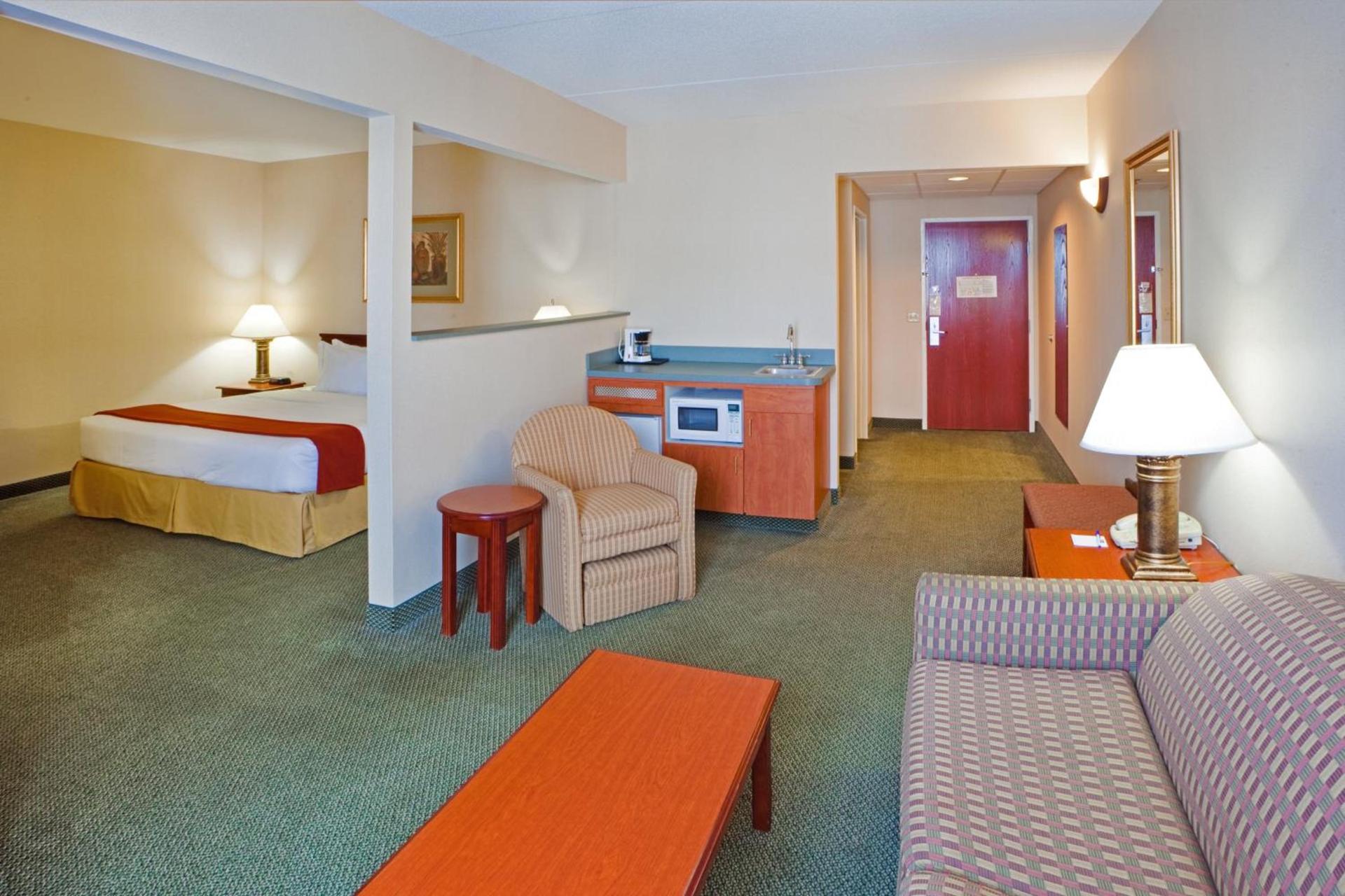 Holiday Inn Express Hanover by IHG photo 9