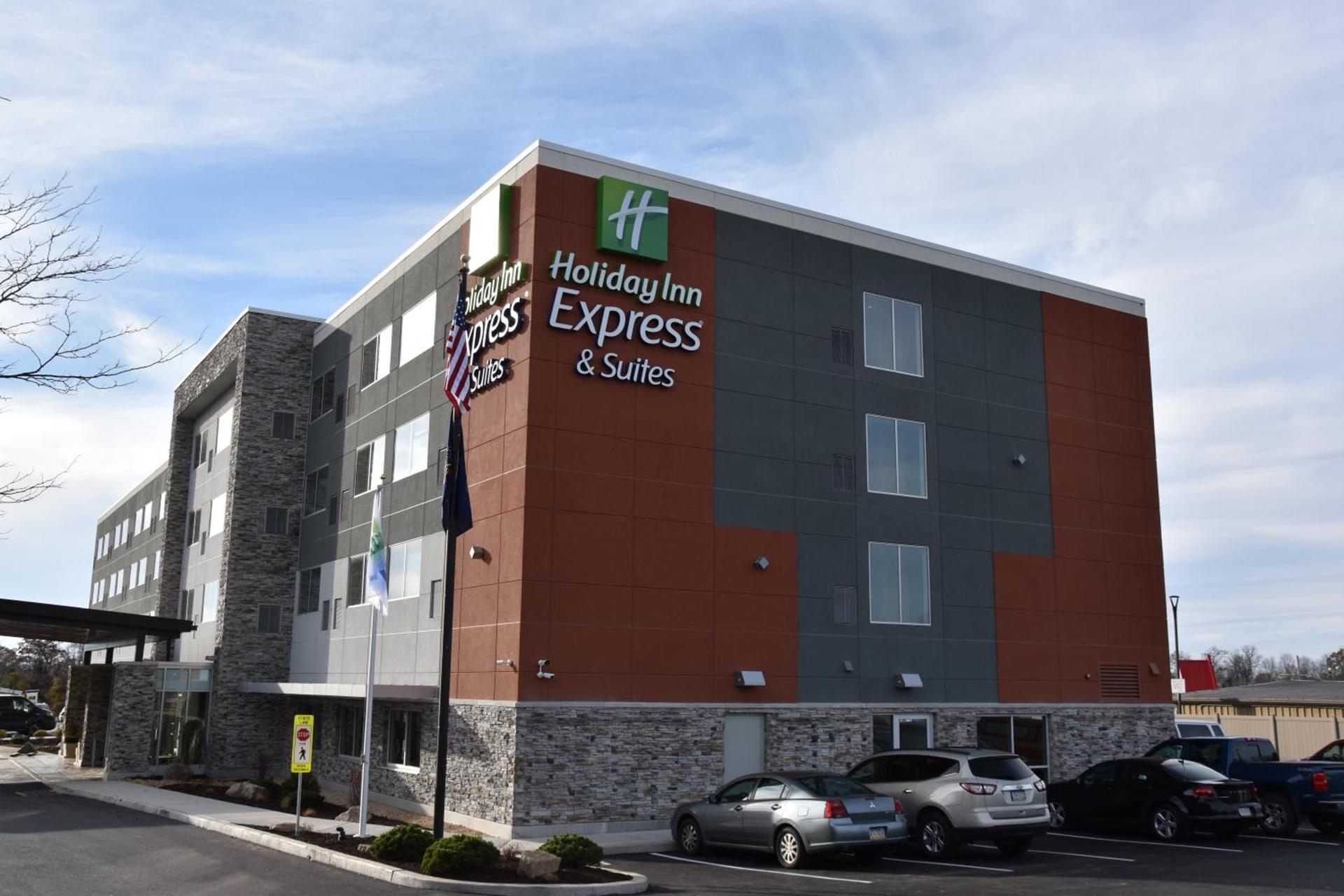 Holiday Inn Express & Suites Johnstown by IHG photo 16