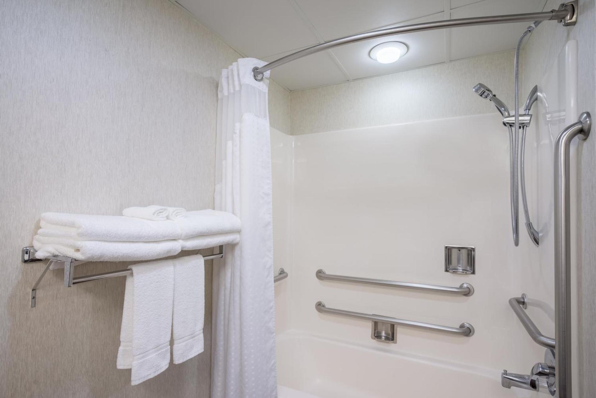 Holiday Inn Express Hanover by IHG photo 18