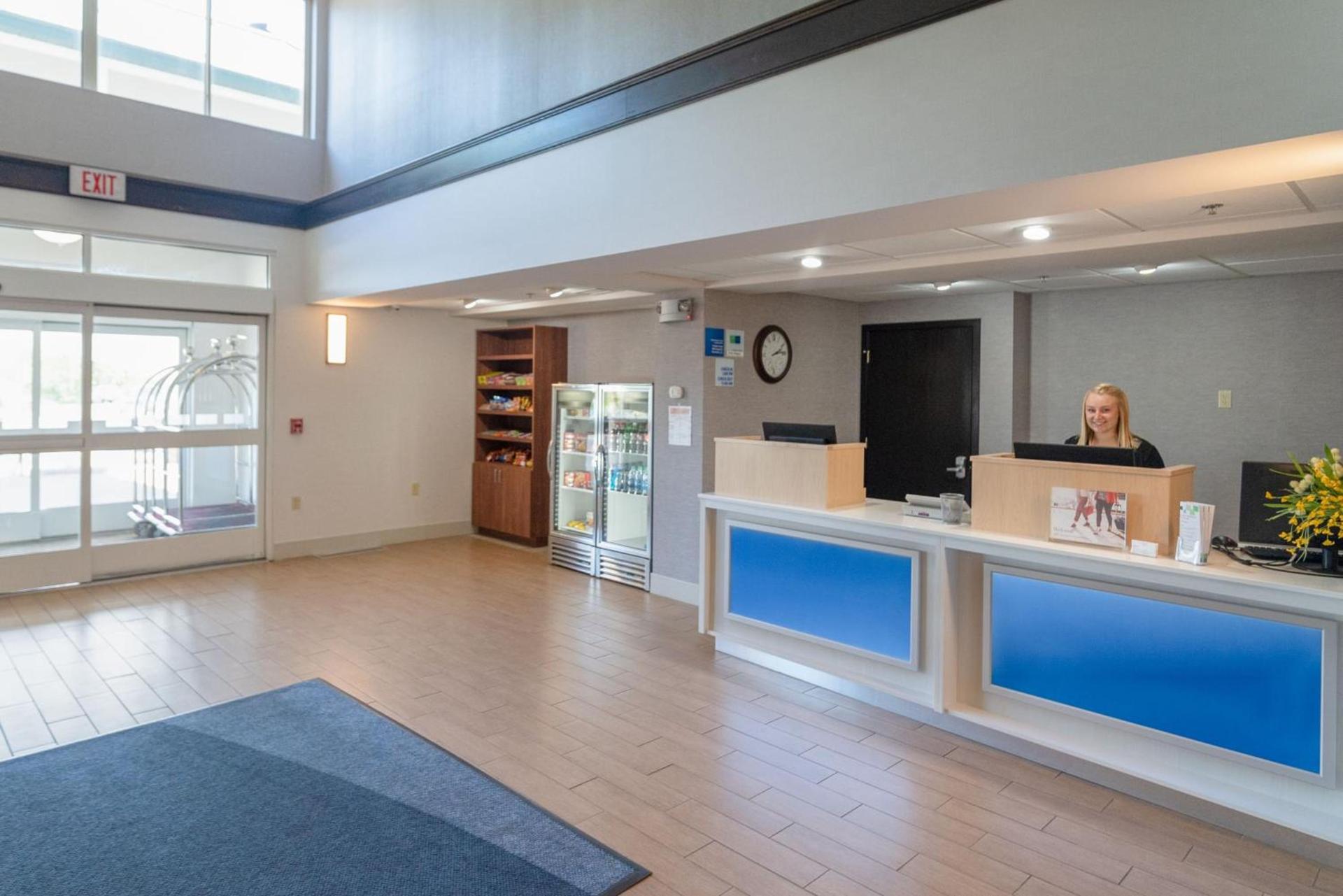Holiday Inn Express Houghton-Keweenaw by IHG photo 39