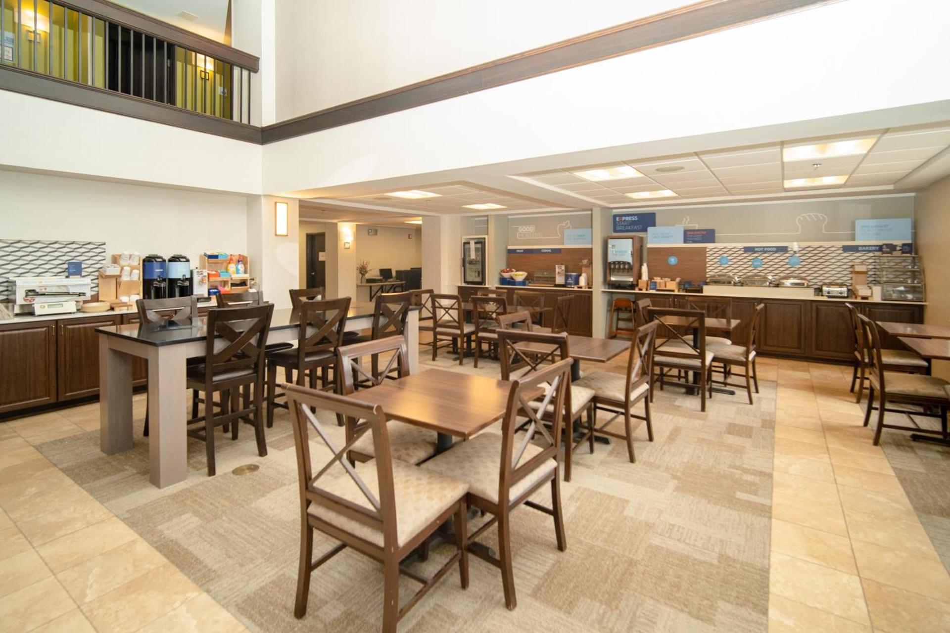 Holiday Inn Express Houghton-Keweenaw by IHG photo 44