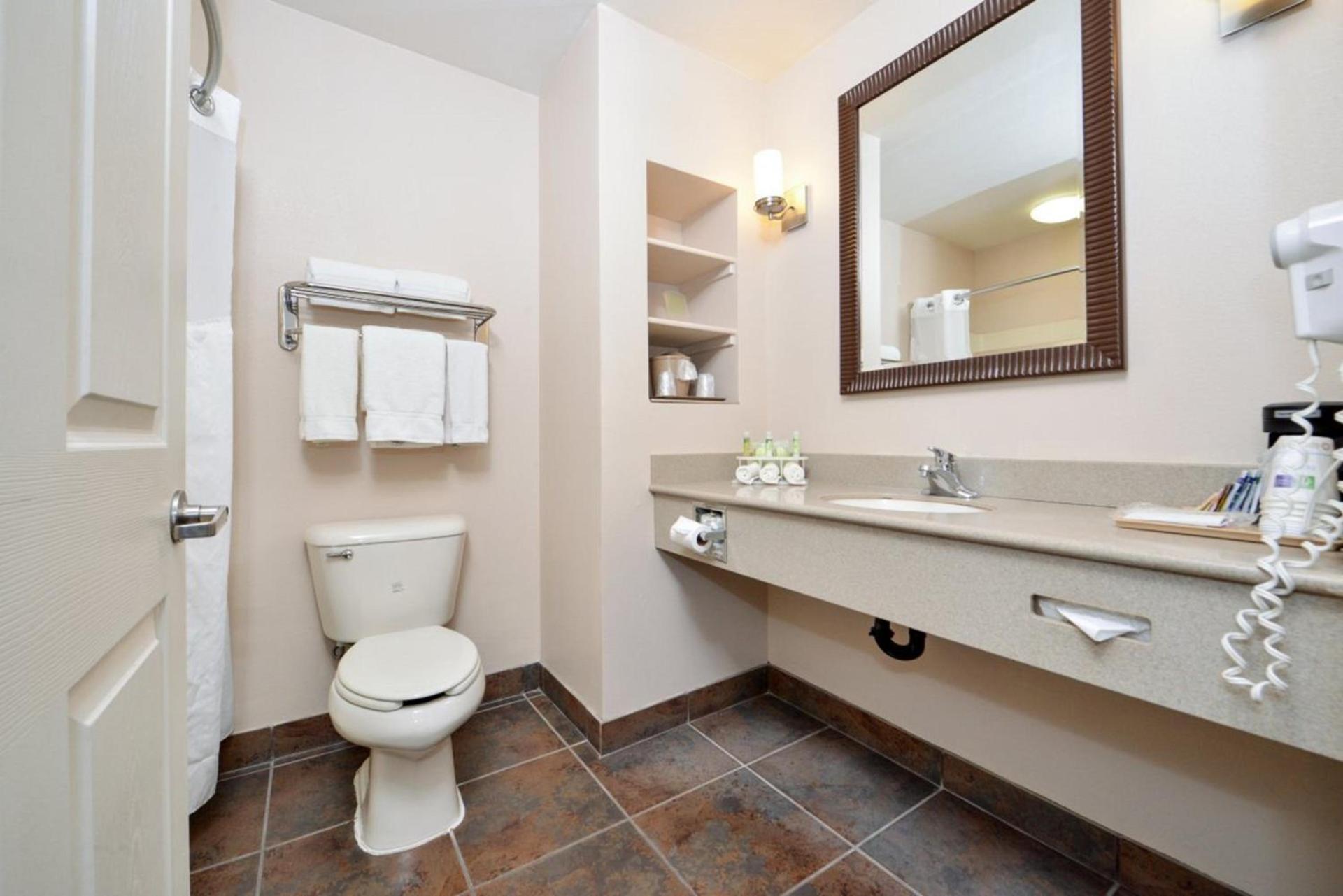 Holiday Inn Express Kingman by IHG photo 13