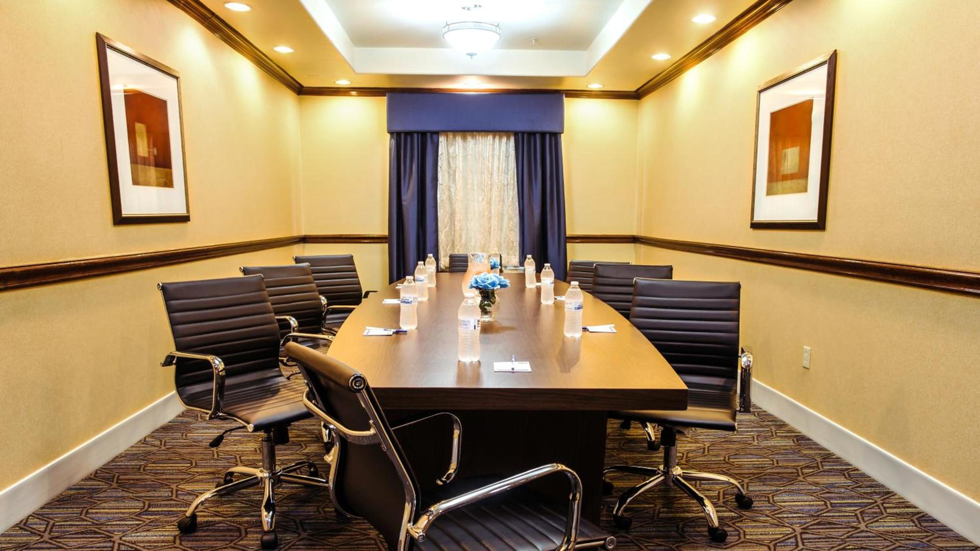 Holiday Inn Express Hotel & Suites Waller by IHG photo 14