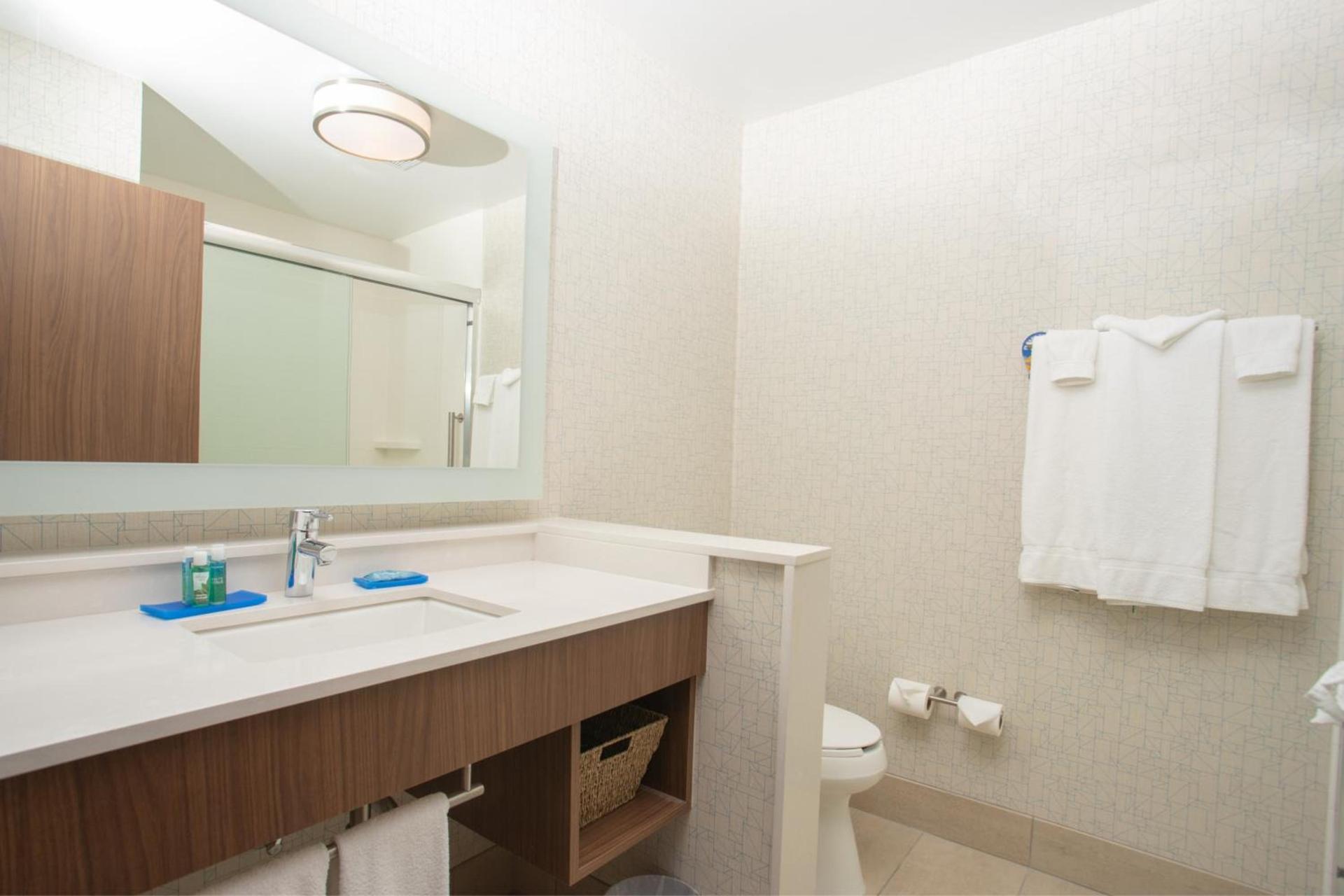 Holiday Inn Express Houghton-Keweenaw by IHG photo 26