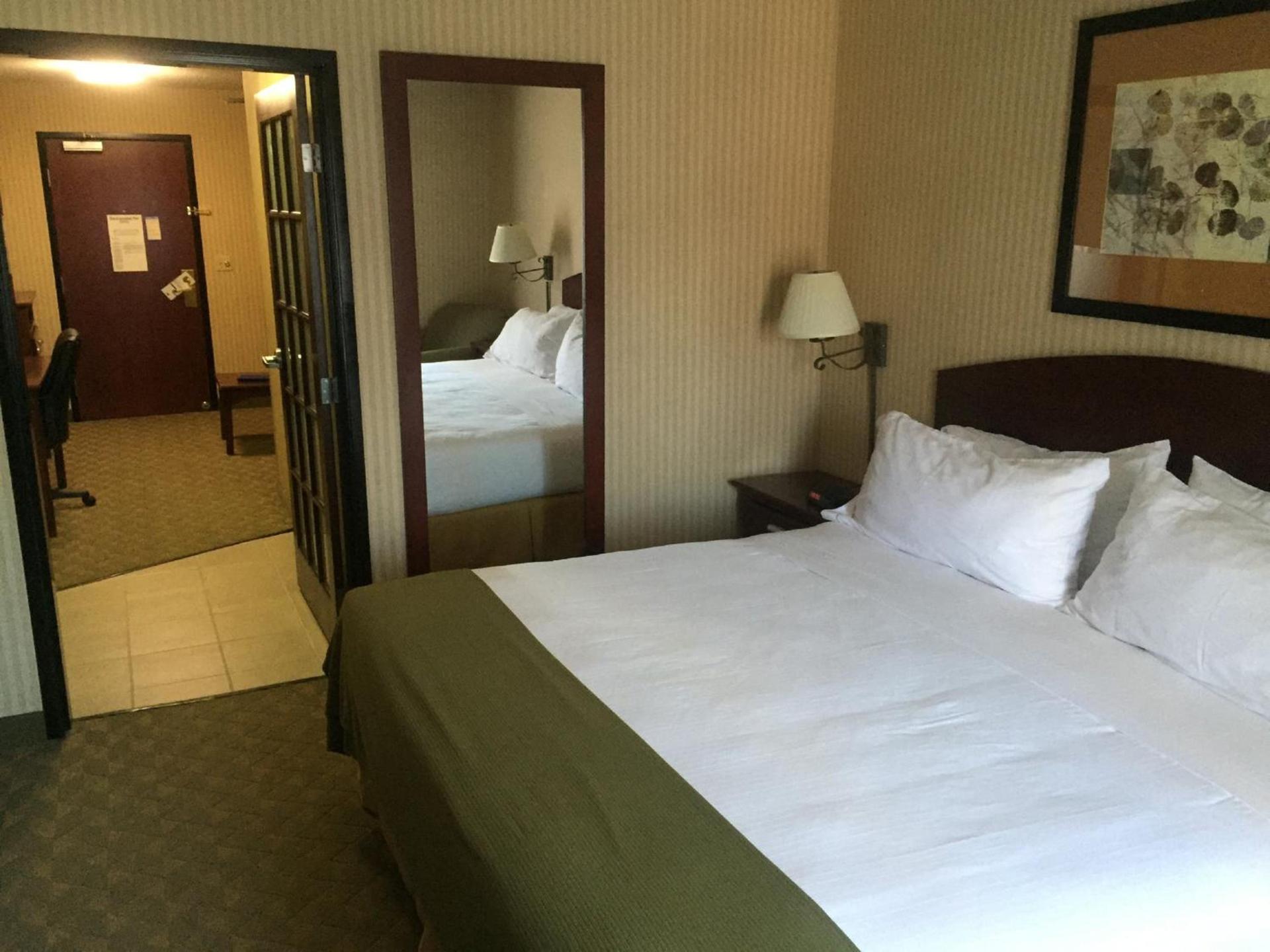 Spark By Hilton Lansing photo 24