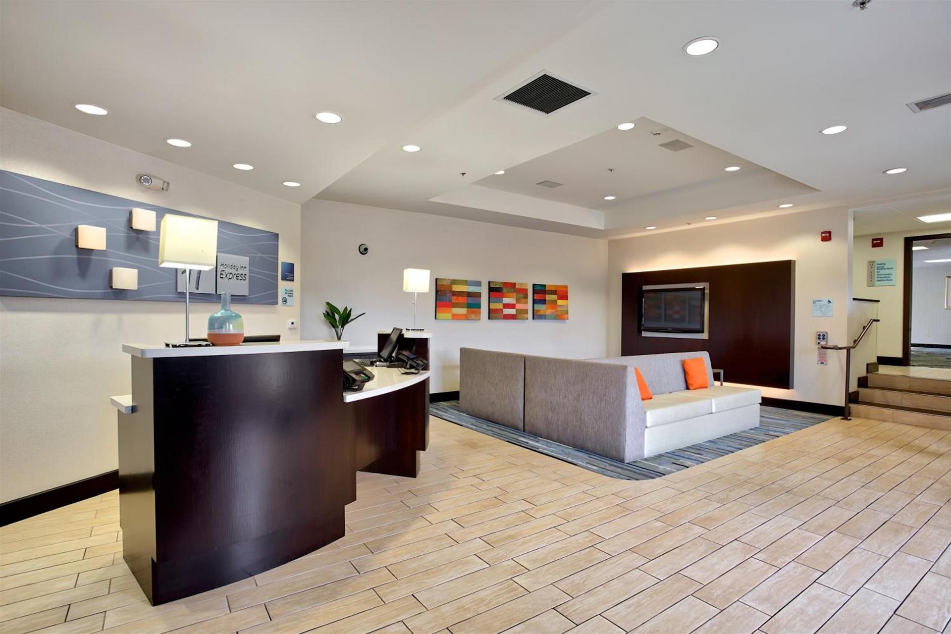 Hampton Inn by Hilton Costa Mesa Newport Beach photo 2