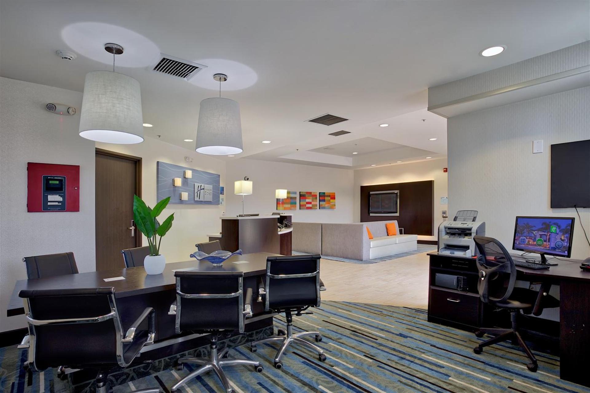 Hampton Inn by Hilton Costa Mesa Newport Beach photo 9