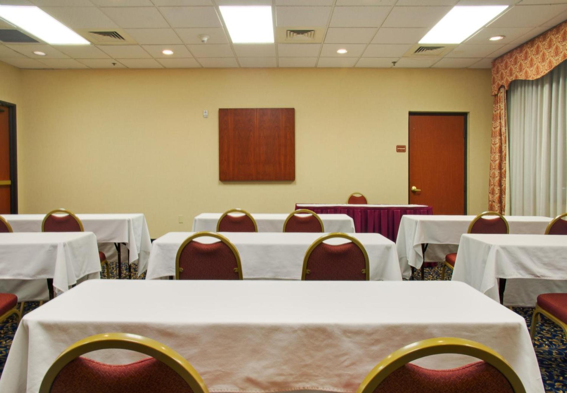 Holiday Inn Express & Suites Houston - Memorial Park Area by IHG photo 10