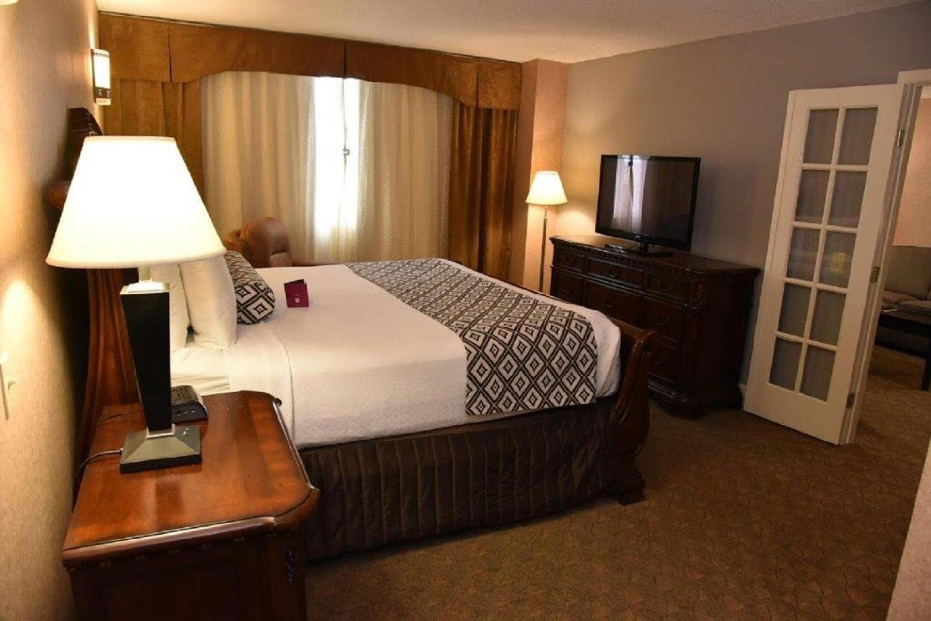 Wyndham Houston near NRG Park - Medical Center photo 13