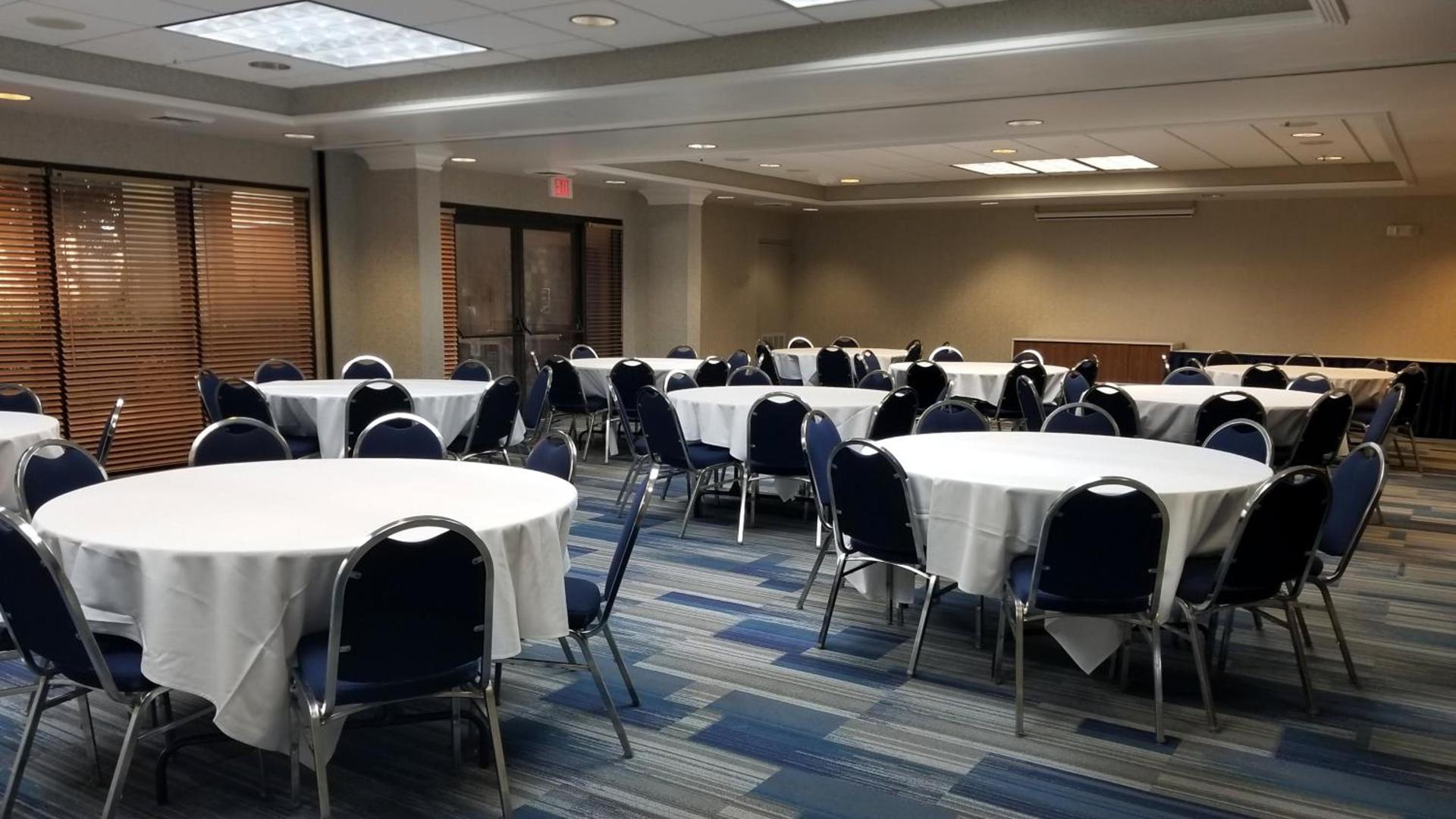 Holiday Inn Express & Suites Wilmington-University Center by IHG photo 15