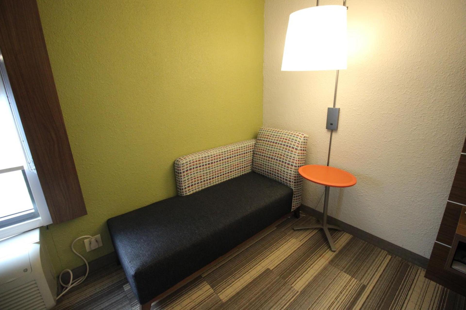 Holiday Inn Express & Suites Houston - Memorial Park Area by IHG photo 29