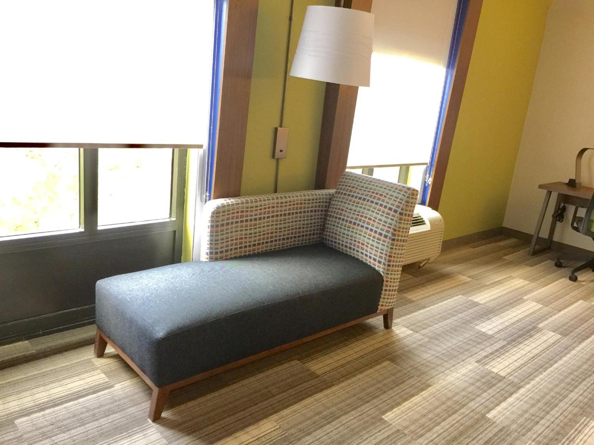 Holiday Inn Express & Suites Houston - Memorial Park Area by IHG photo 36
