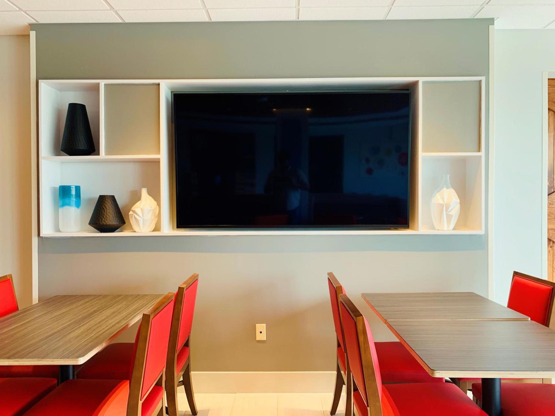 Holiday Inn Express & Suites - Middletown by IHG photo 5