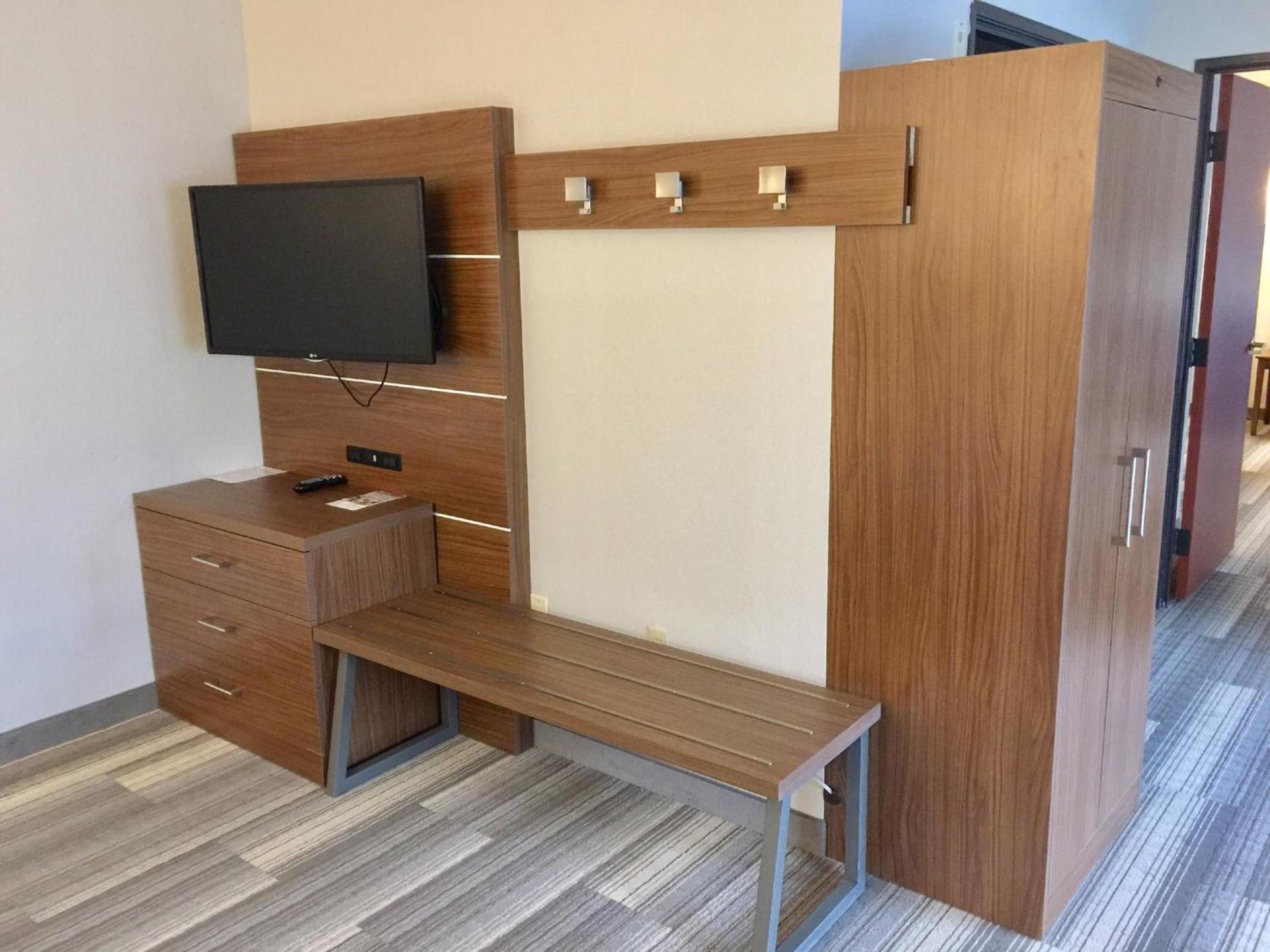 Holiday Inn Express & Suites Houston - Memorial Park Area by IHG photo 34
