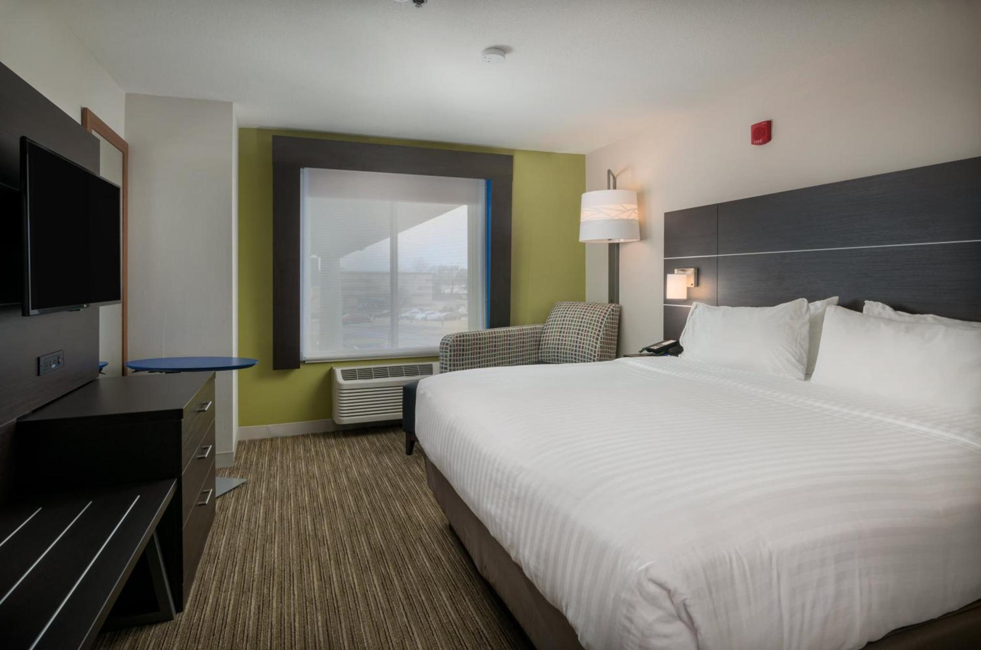 Holiday Inn Express Lawrence by IHG photo 40