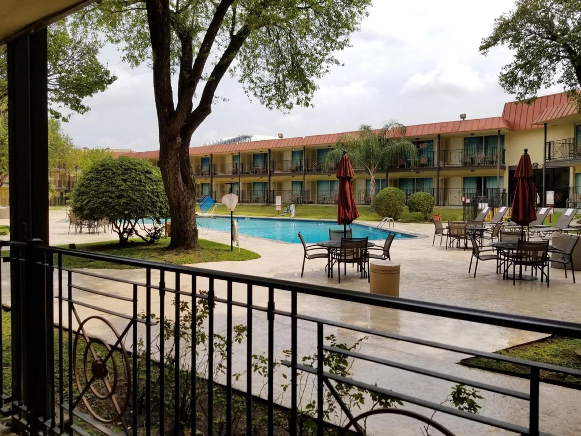 Wyndham Houston near NRG Park - Medical Center photo 6