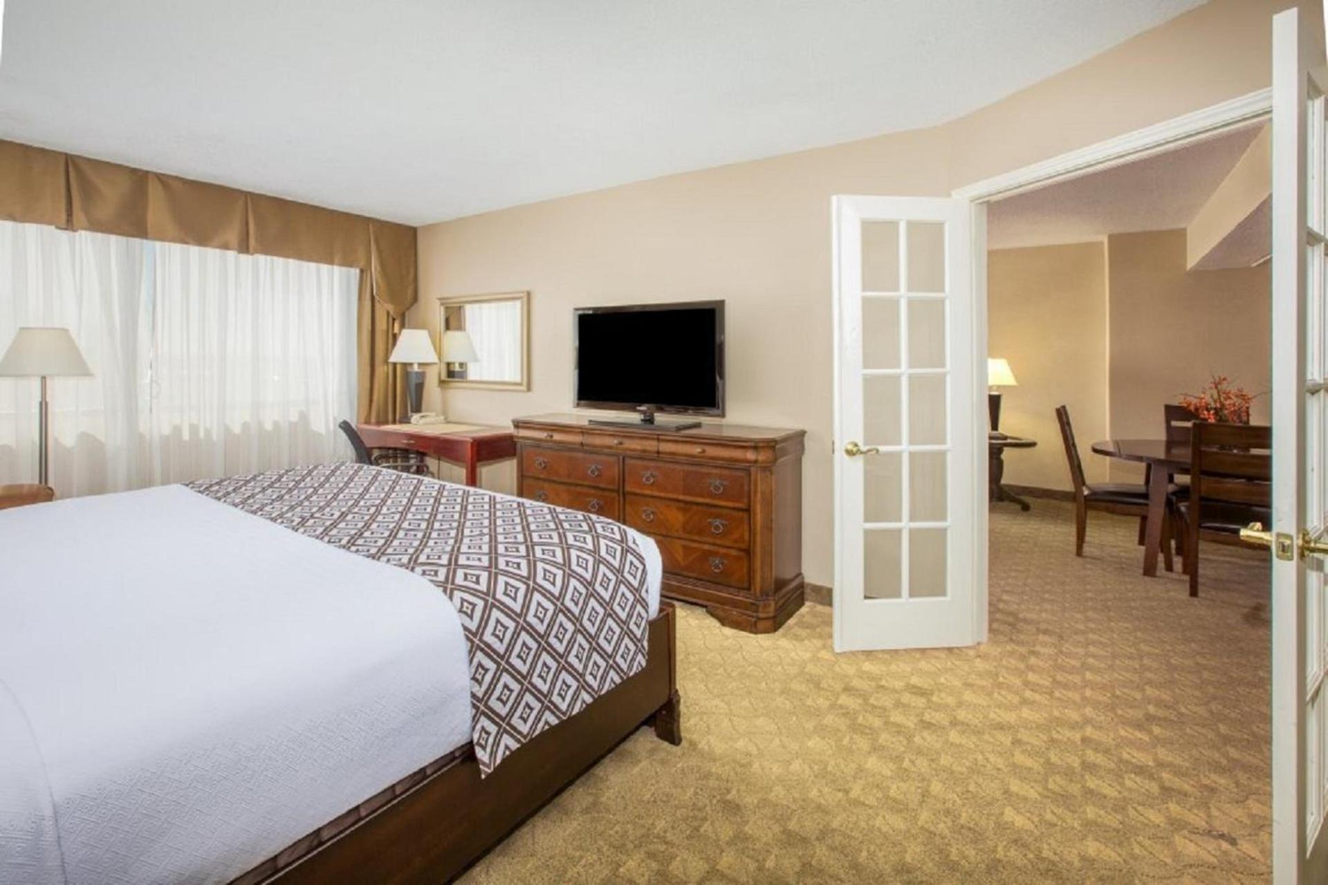 Wyndham Houston near NRG Park - Medical Center photo 99