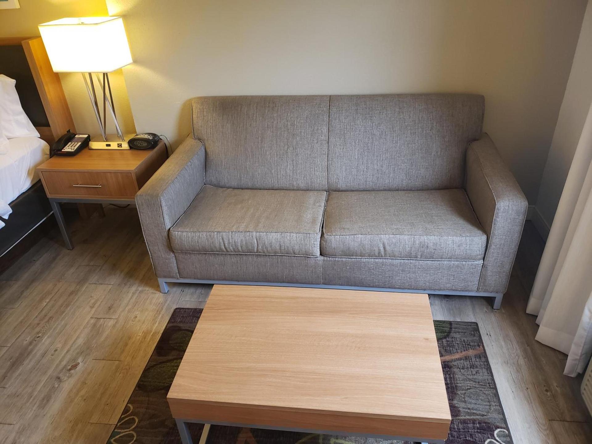 Holiday Inn Express Hotel Pittsburgh-North/Harmarville by IHG photo 4