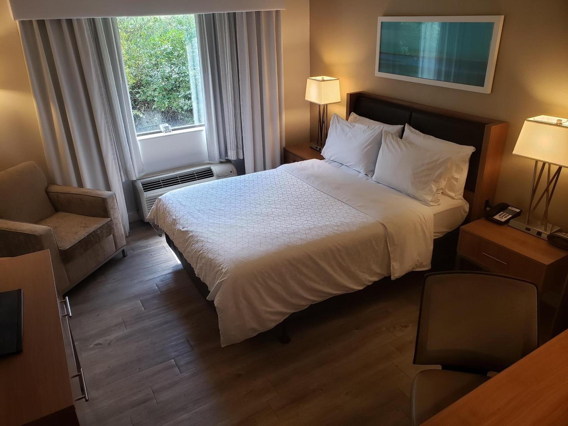 Holiday Inn Express Hotel Pittsburgh-North/Harmarville by IHG photo 46
