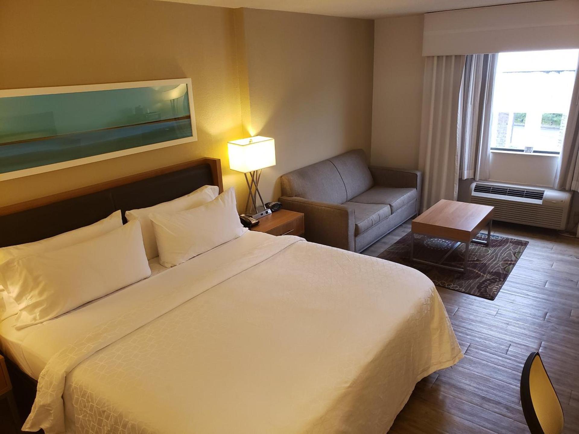 Holiday Inn Express Hotel Pittsburgh-North/Harmarville by IHG photo 53