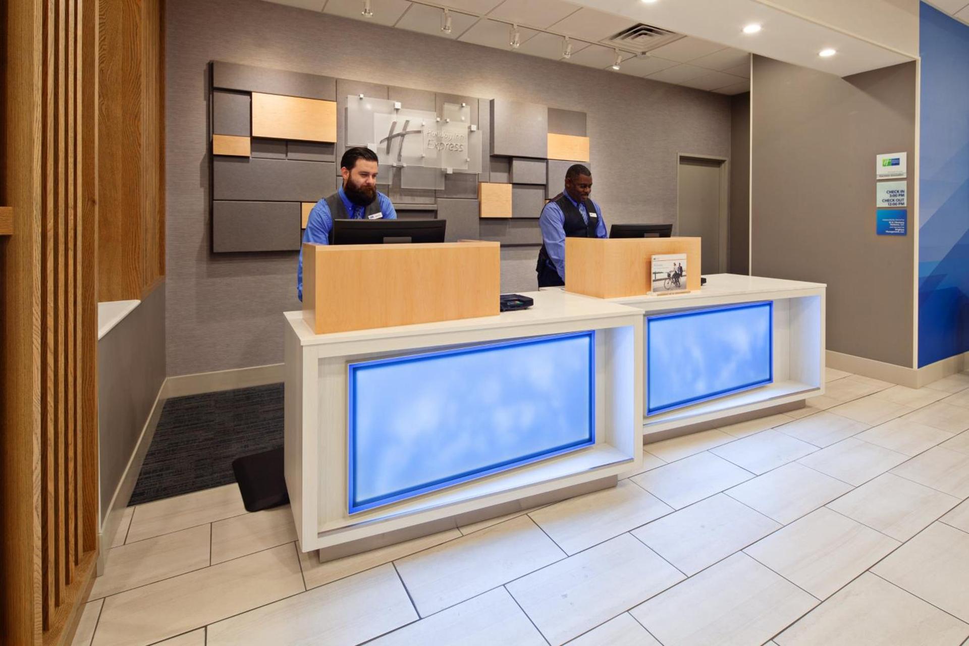 Holiday Inn Express Los Angeles LAX Airport by IHG photo 7