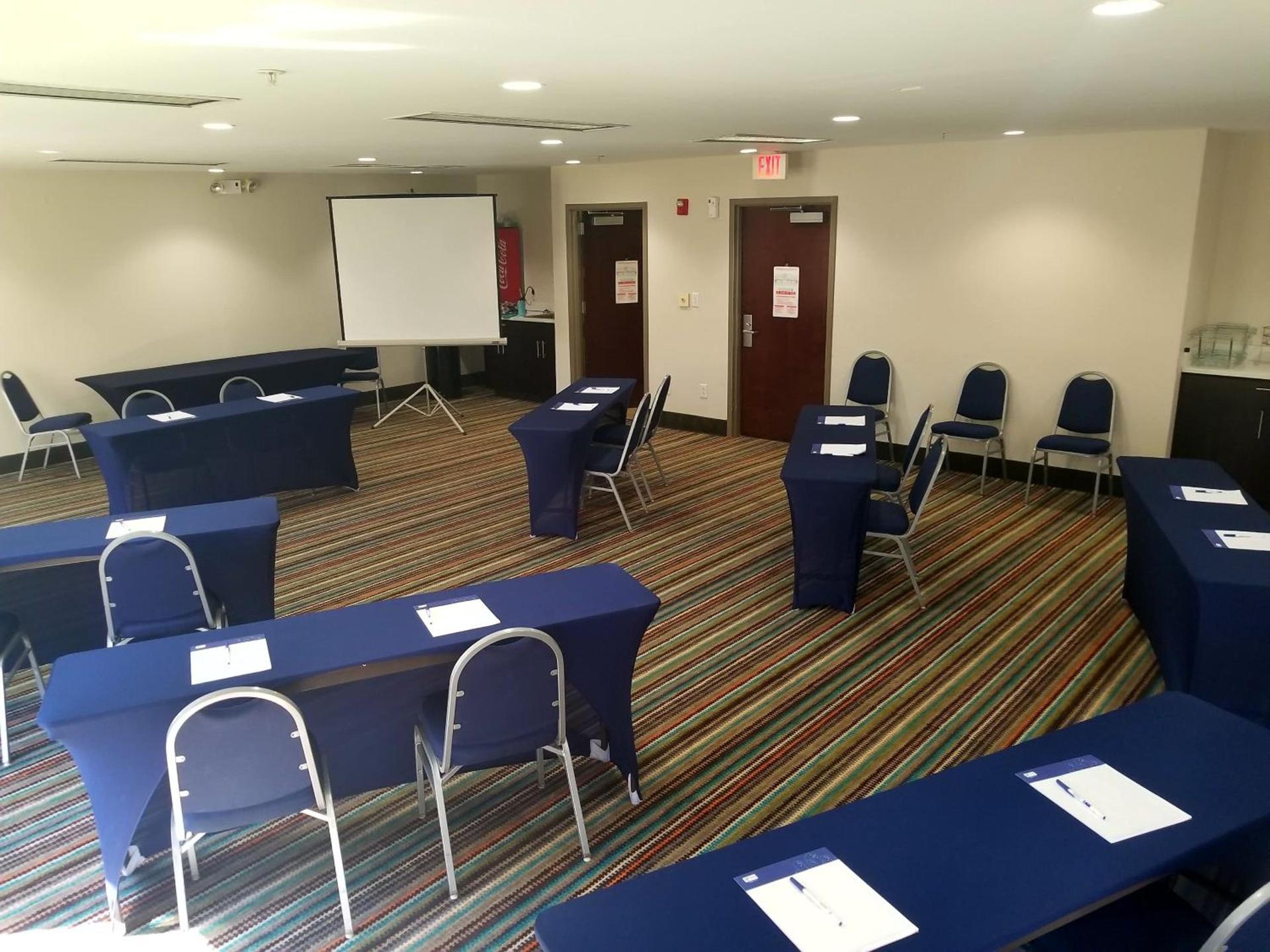 Holiday Inn Express Hotel & Suites Mebane by IHG photo 32