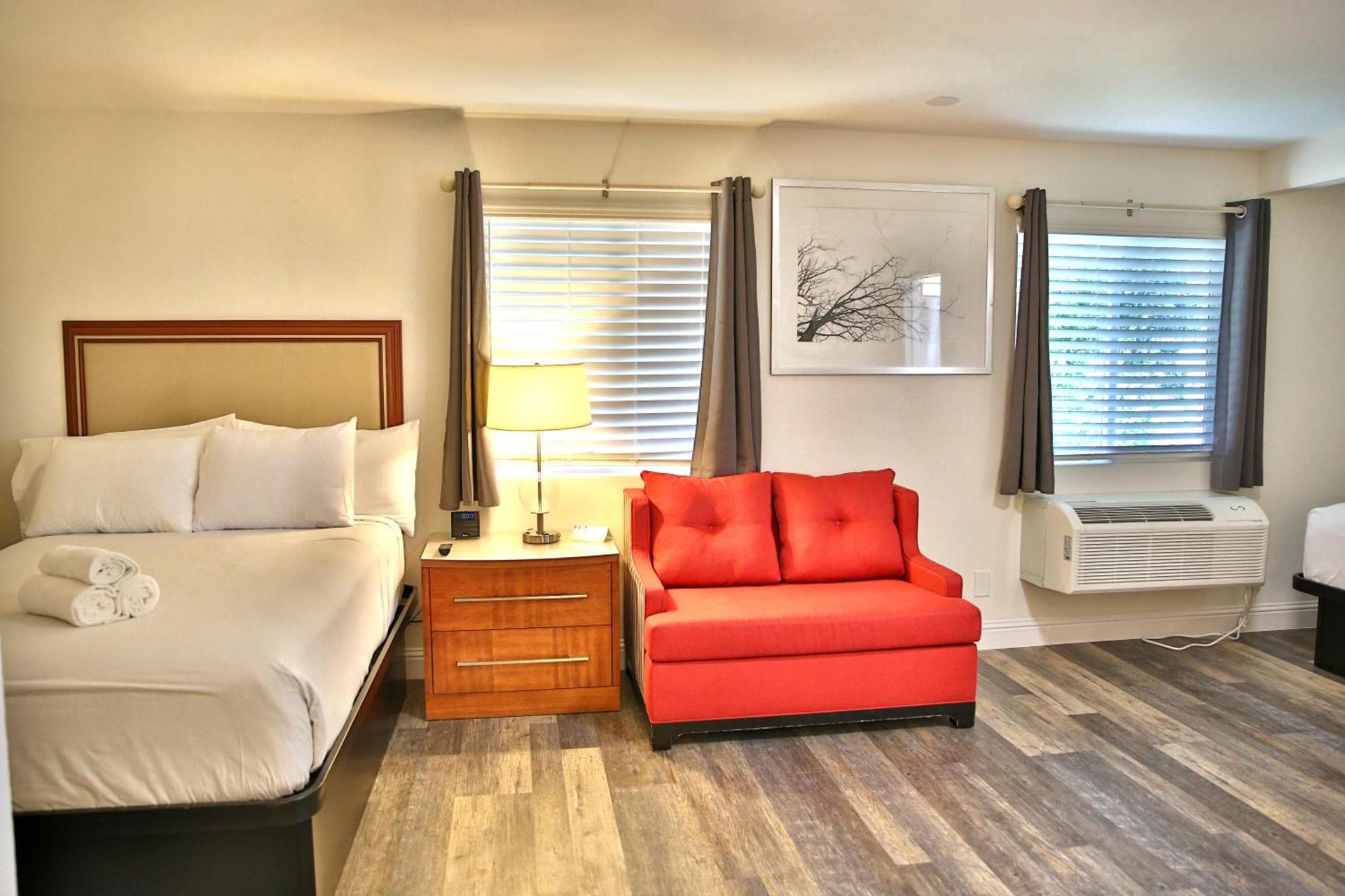 Travelodge by Wyndham Crescent City photo 11