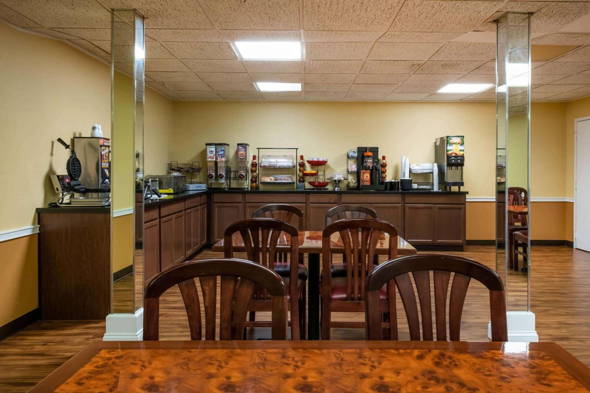 Ramada by Wyndham Groton Mystic photo 30