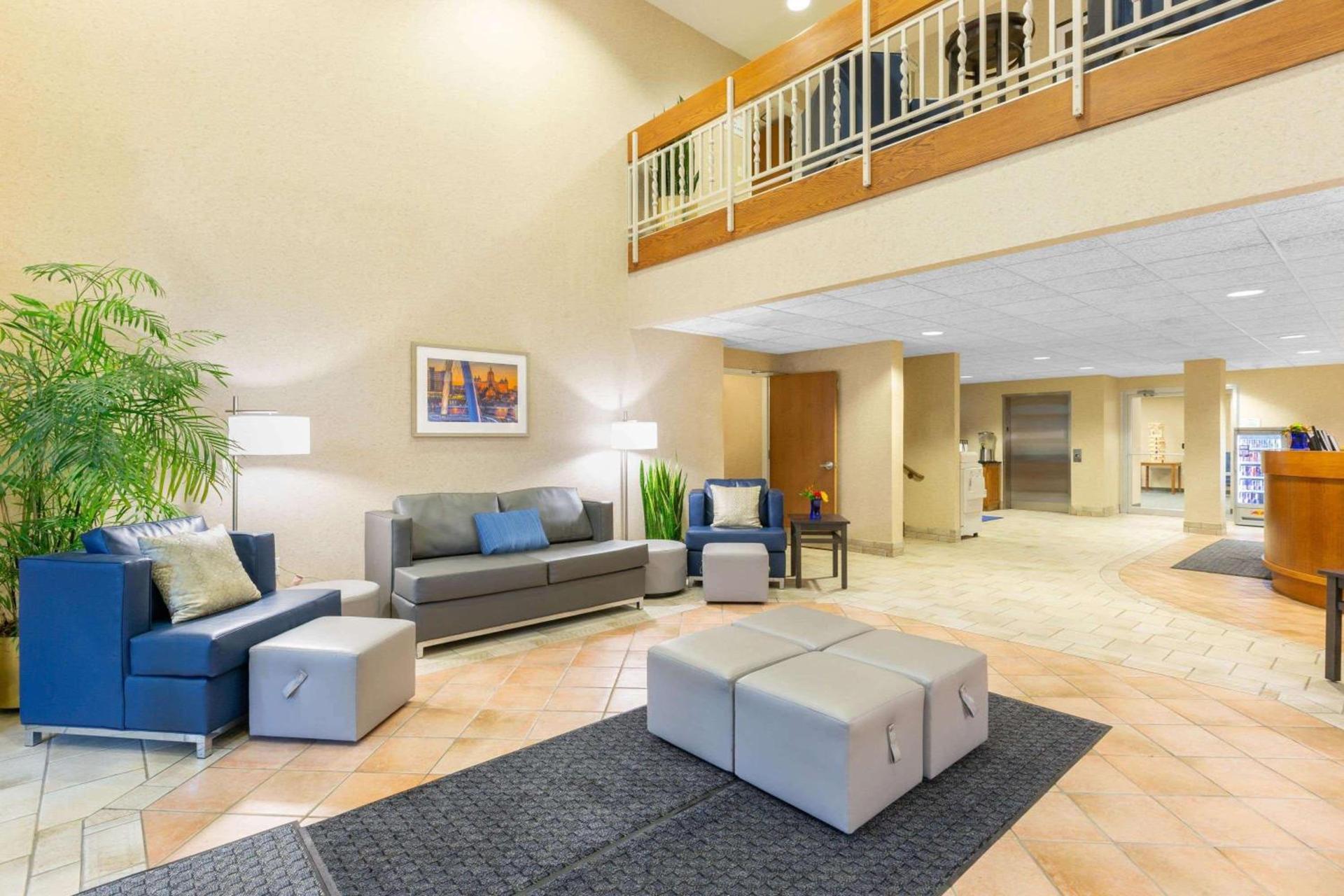 Baymont by Wyndham Des Moines Airport photo 47