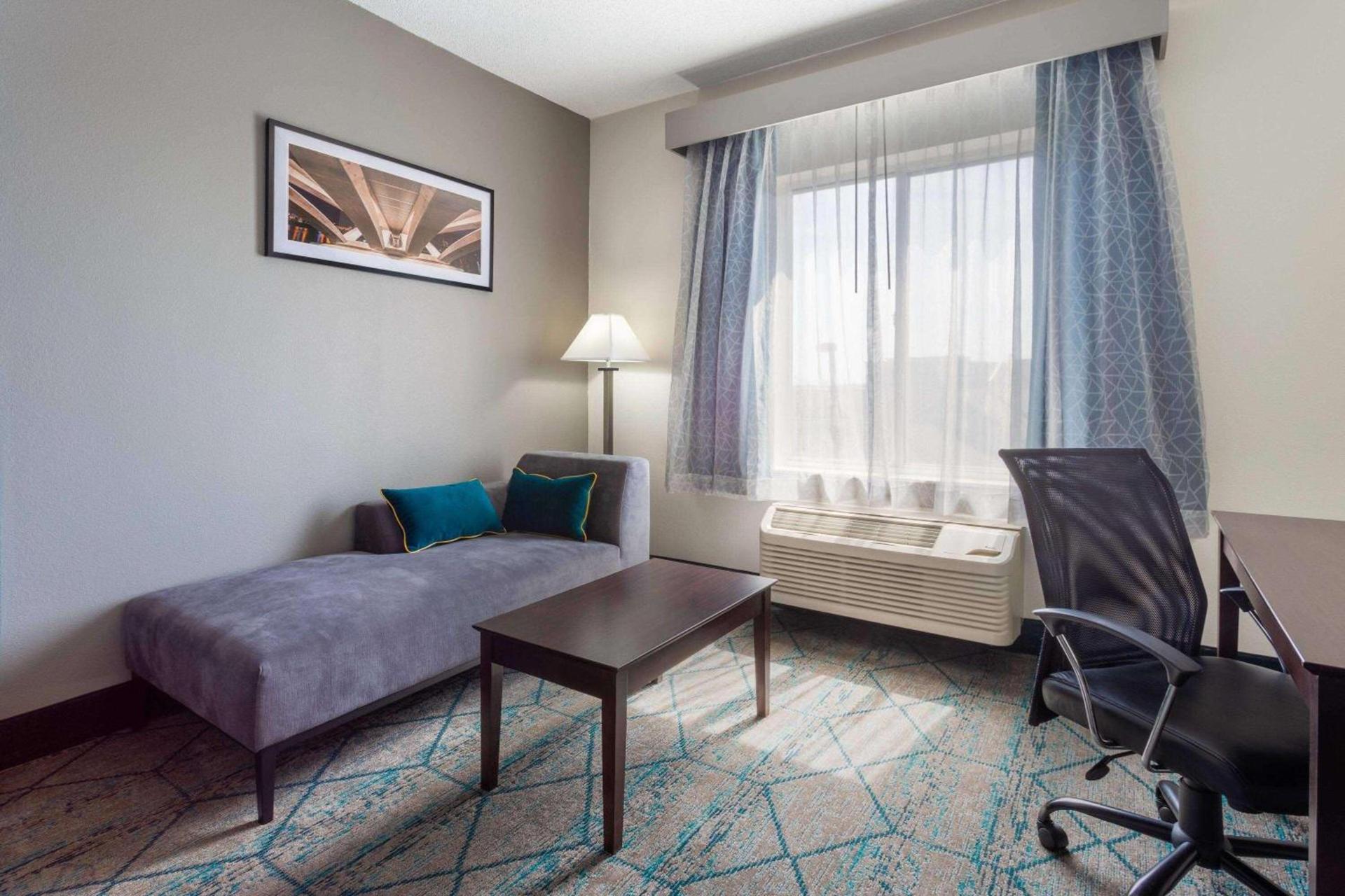 La Quinta by Wyndham Columbus West - Hilliard photo 7