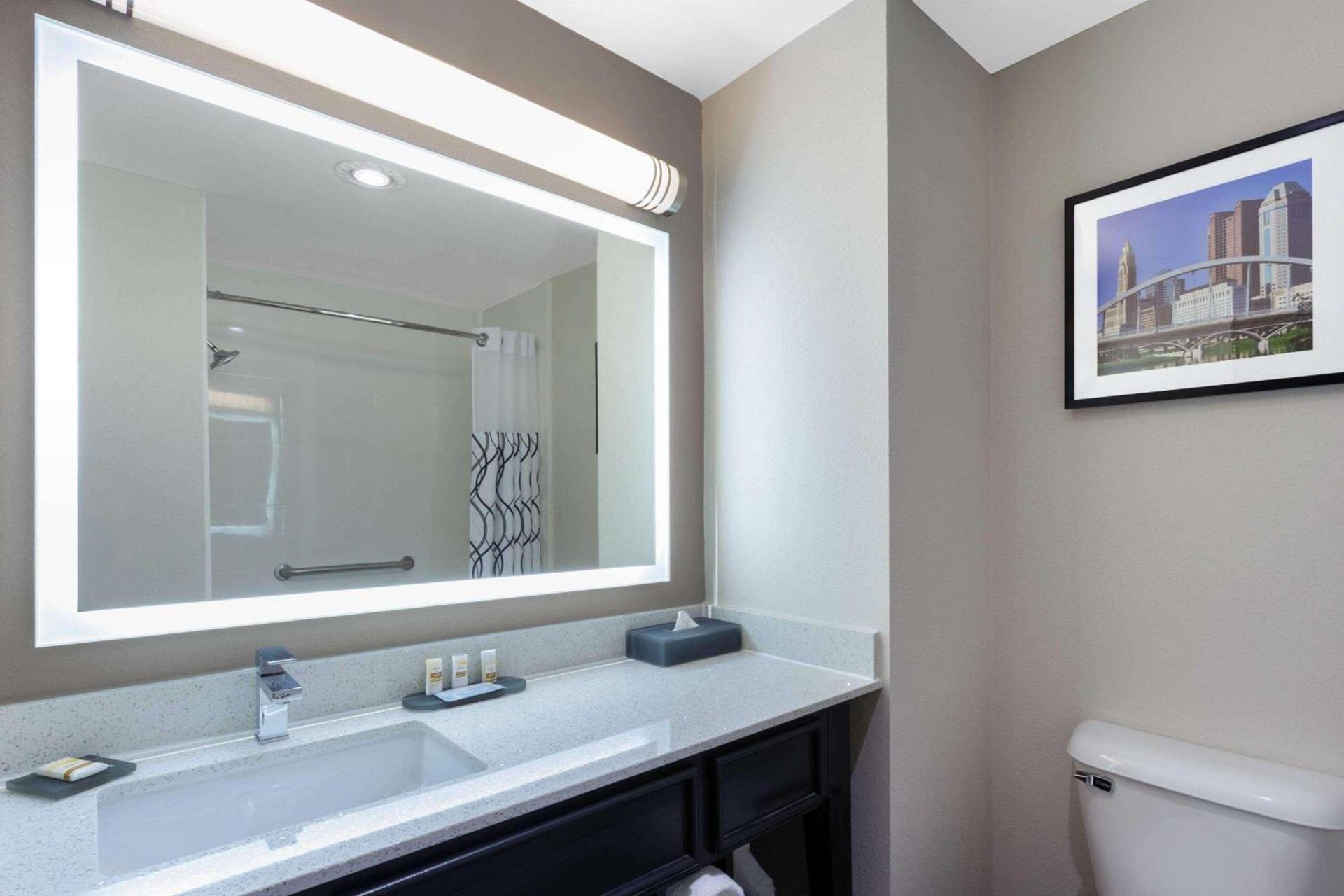 La Quinta by Wyndham Columbus West - Hilliard photo 15