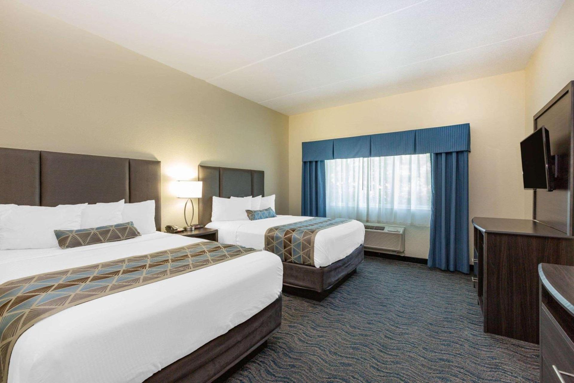 Baymont by Wyndham Des Moines Airport photo 55