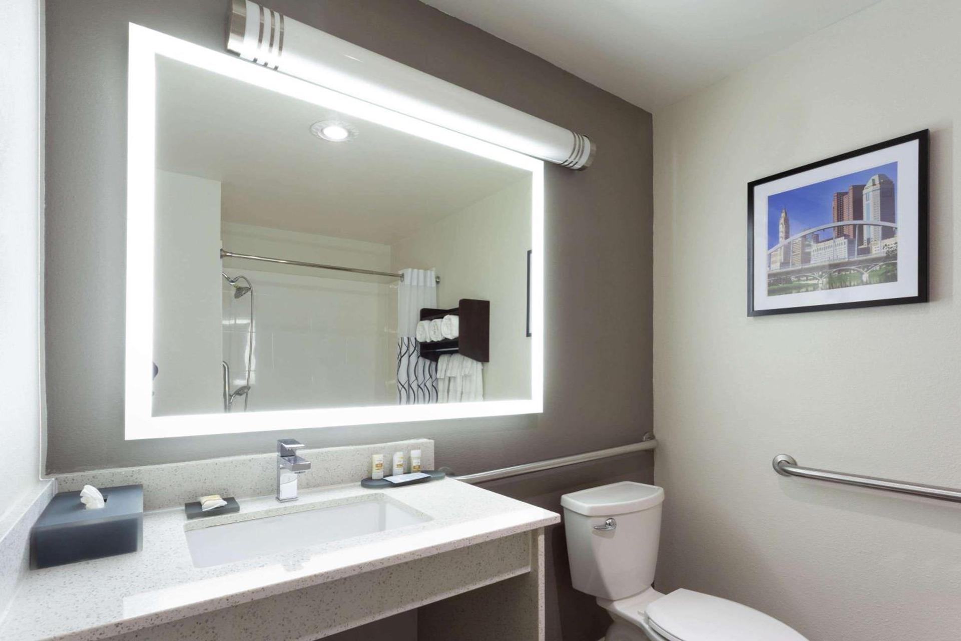 La Quinta by Wyndham Columbus West - Hilliard photo 27