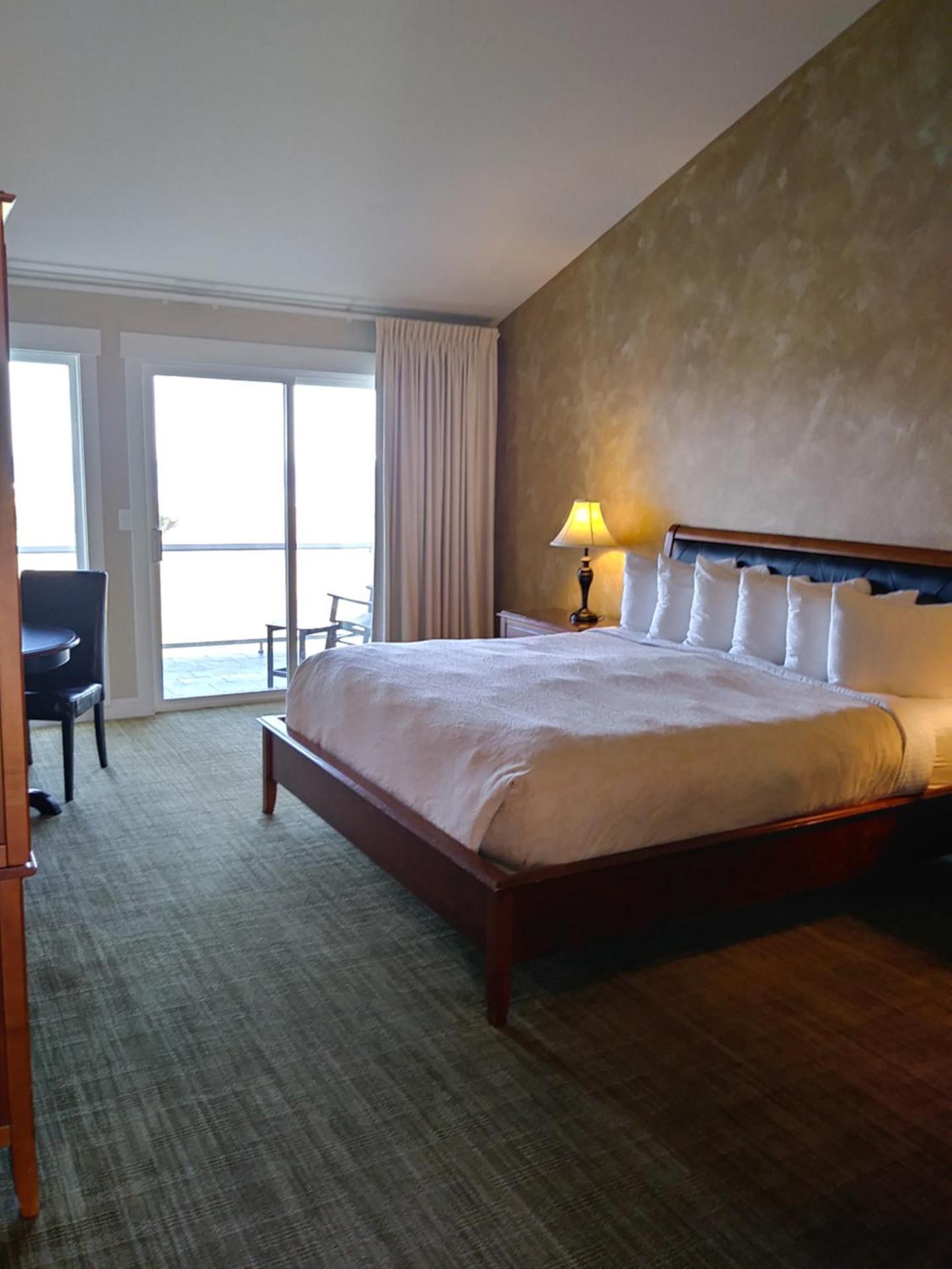 Pacific Reef Hotel & Light Show photo 8