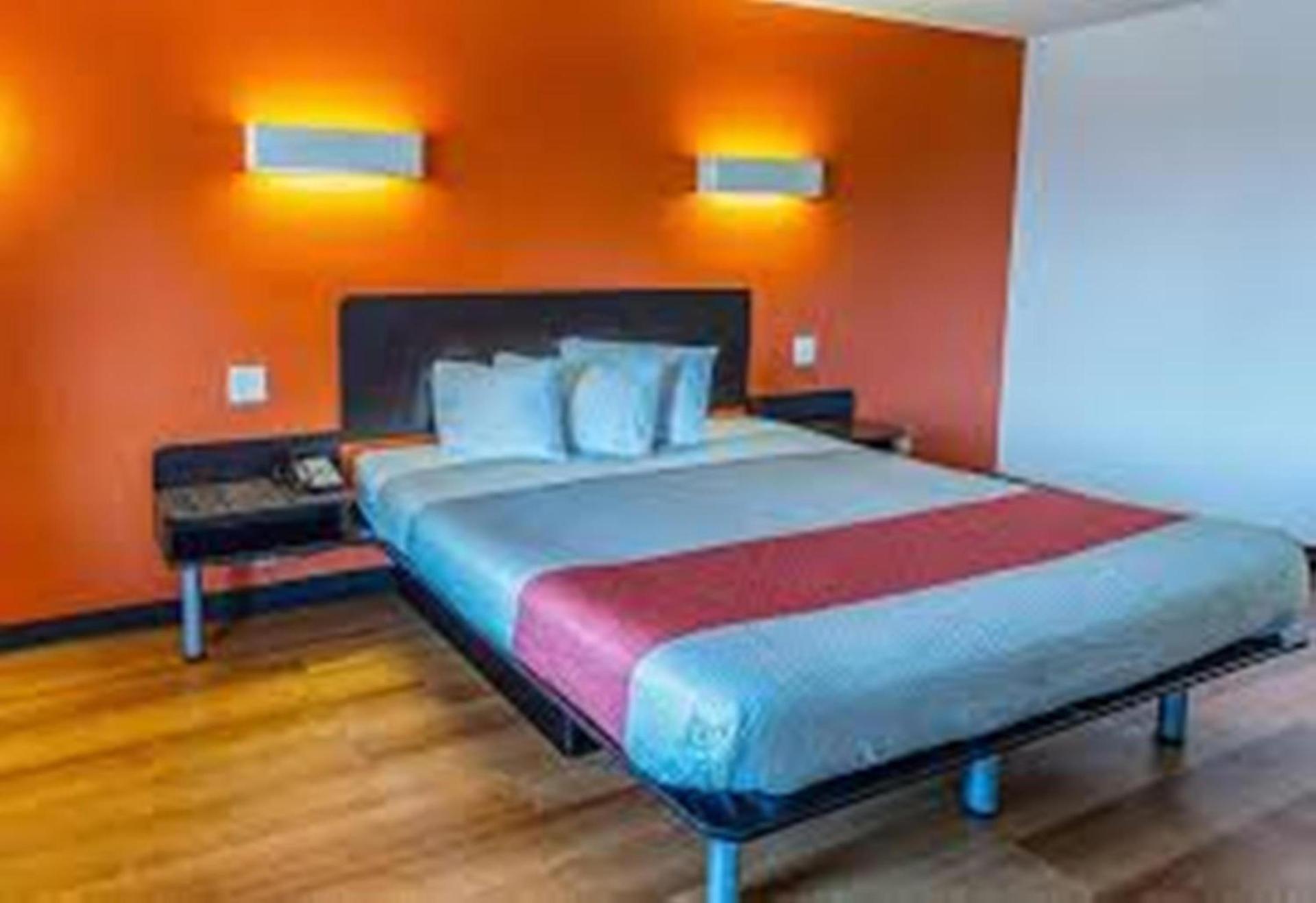 Motel 6-Waxahachie, TX photo 34