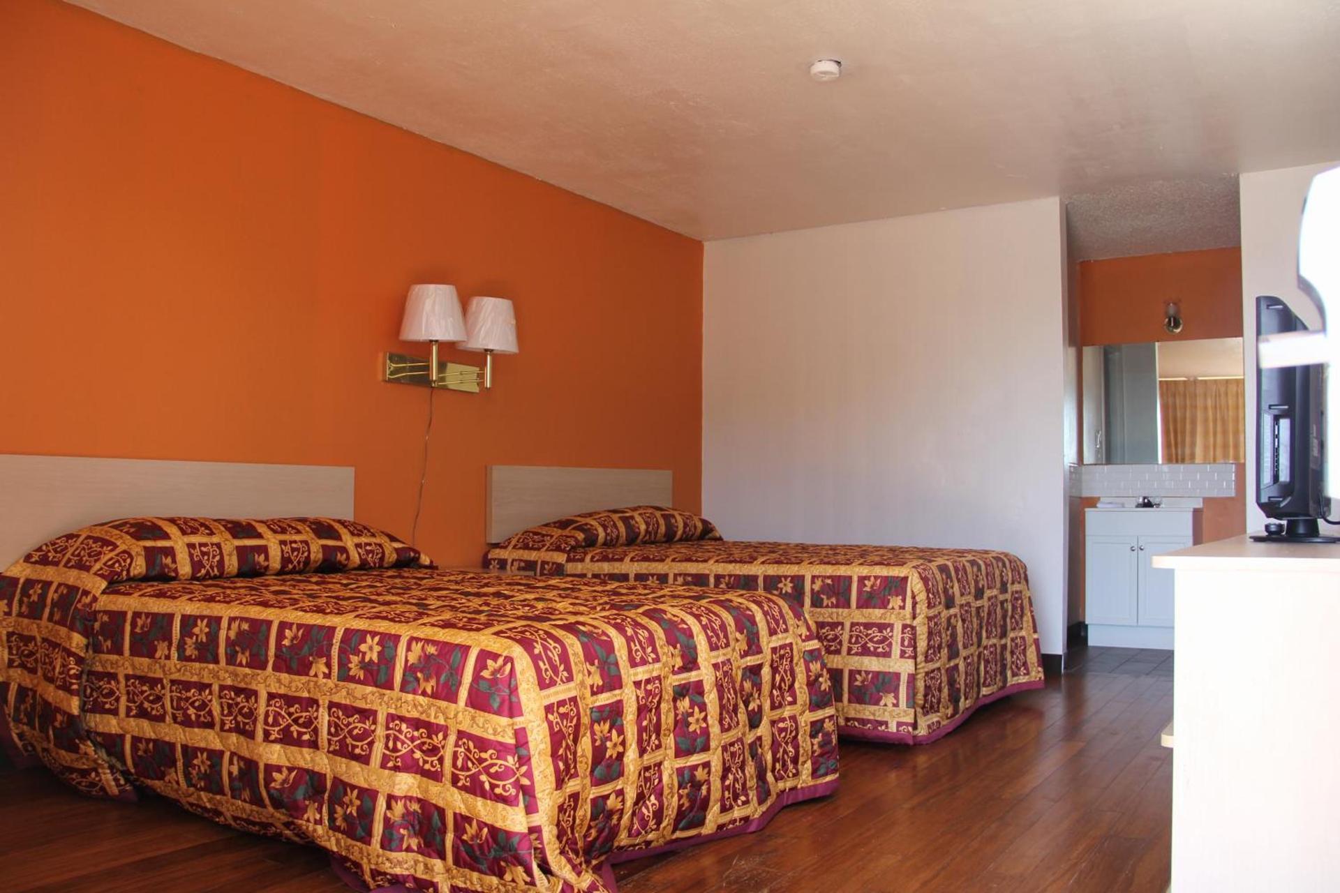 LoneStar Inn and Suites photo 37