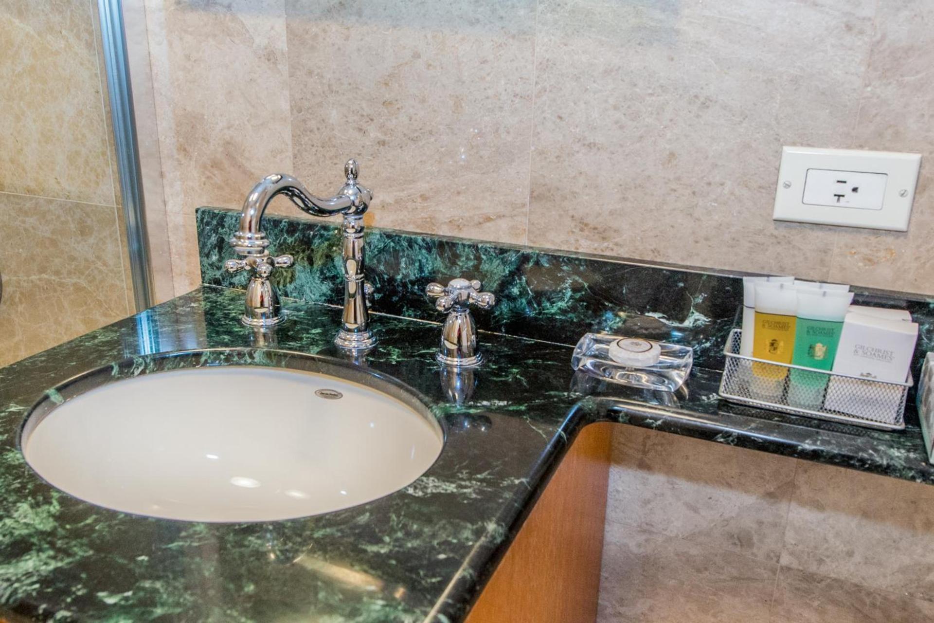 Lombardy Hotel photo 41