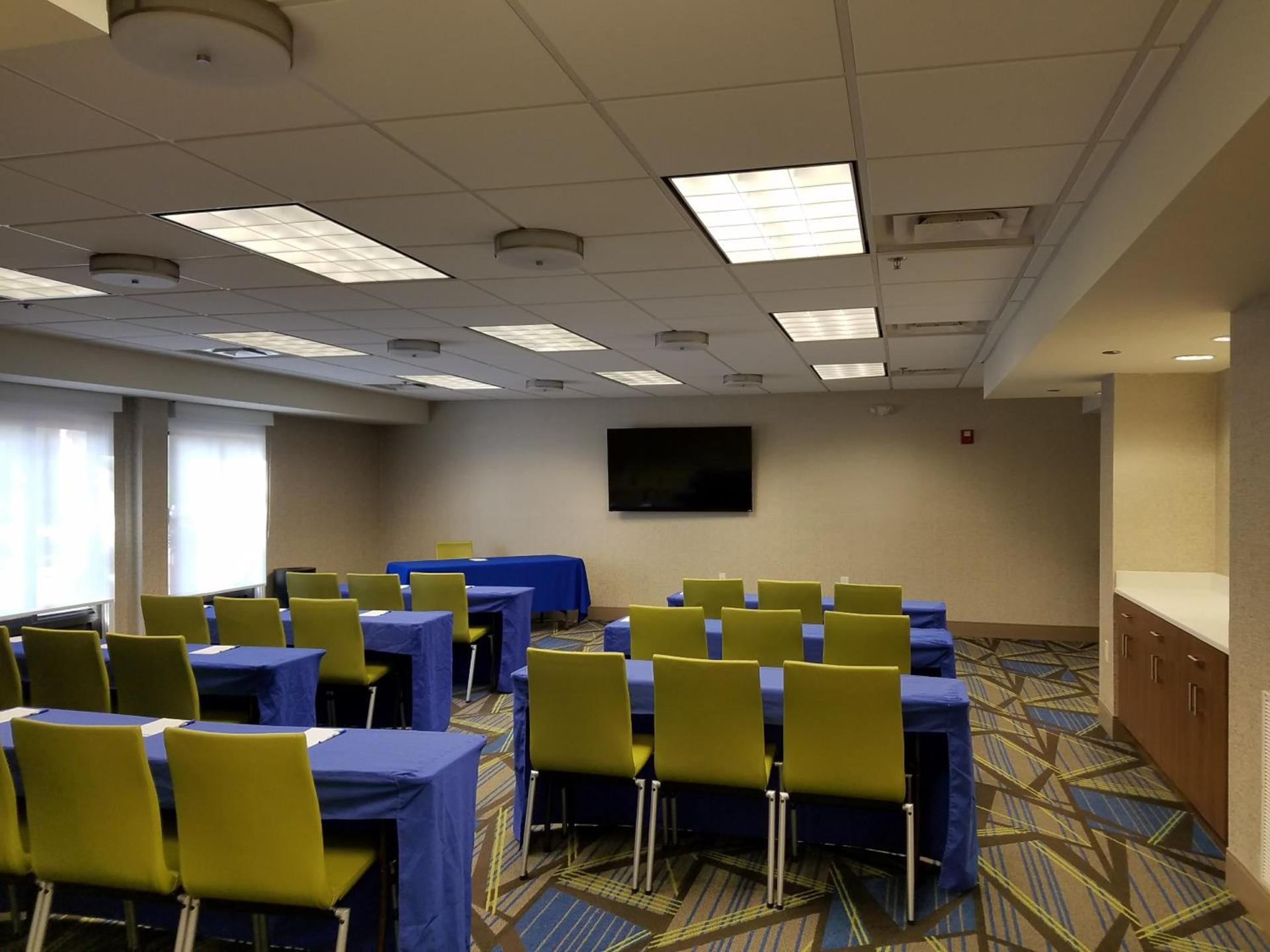 Holiday Inn Express Hotel & Suites Jacksonville-South by IHG photo 41