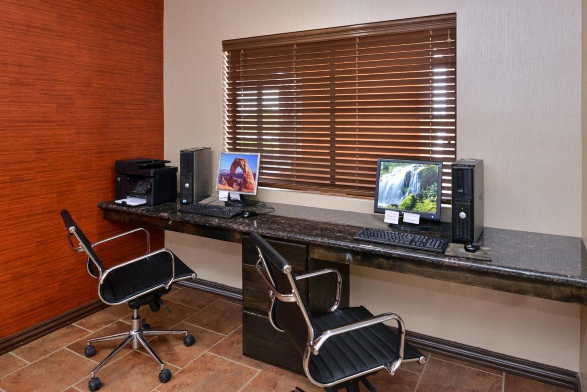 Holiday Inn Express Kingman by IHG photo 2