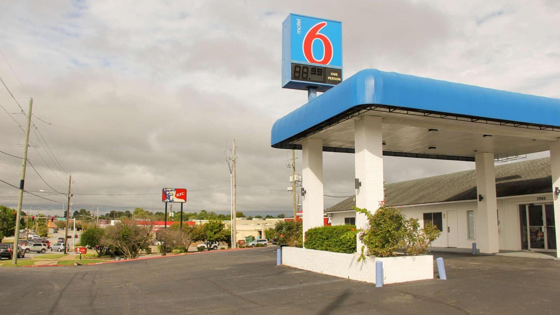 Motel 6-Fayetteville, AR photo 6