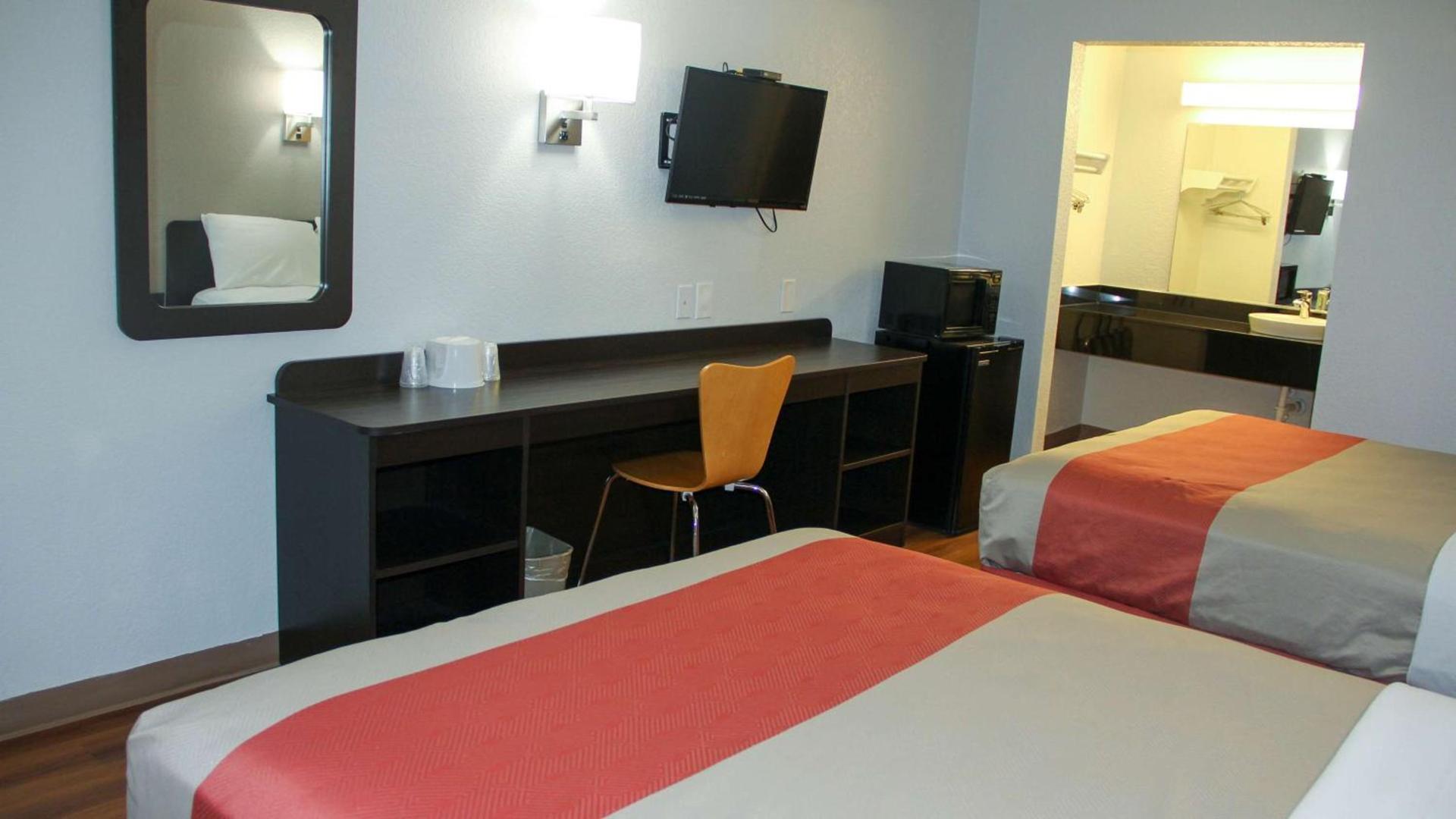 Motel 6-Fayetteville, AR photo 26